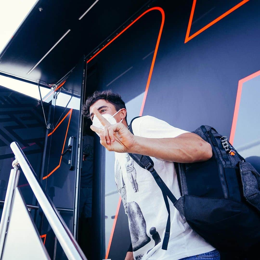レプソル・ホンダのインスタグラム：「Look who’s back at the track ✌️⠀⠀⠀⠀⠀⠀⠀⠀⠀ #TheReturn」