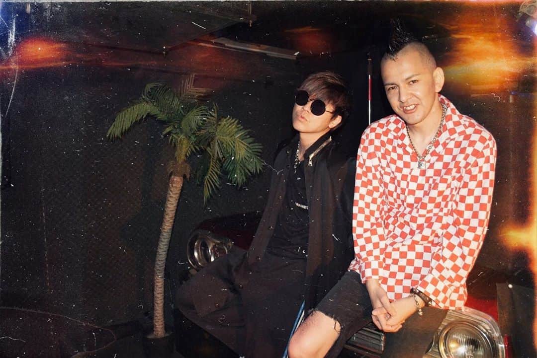 TAK-Zのインスタグラム：「レックスとのブチ上がるやーばいコンビあるよ。 聞きたいひと〜🔥🔥🔥🔥🔥 fireボタン🔥」