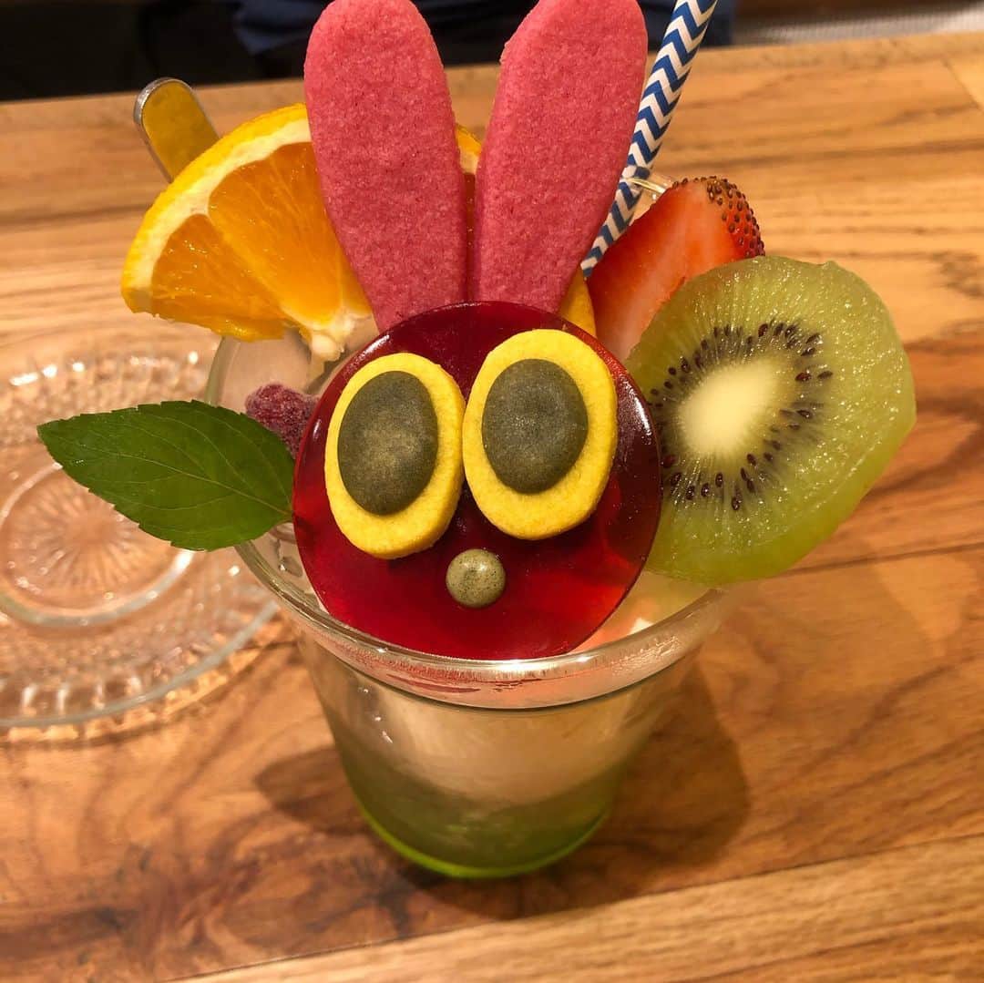 乾亜由美さんのインスタグラム写真 - (乾亜由美Instagram)「#はらぺこあおむしカフェ The Very Hungry Caterpillar cafe 🐛」7月23日 19時17分 - inuiayumi