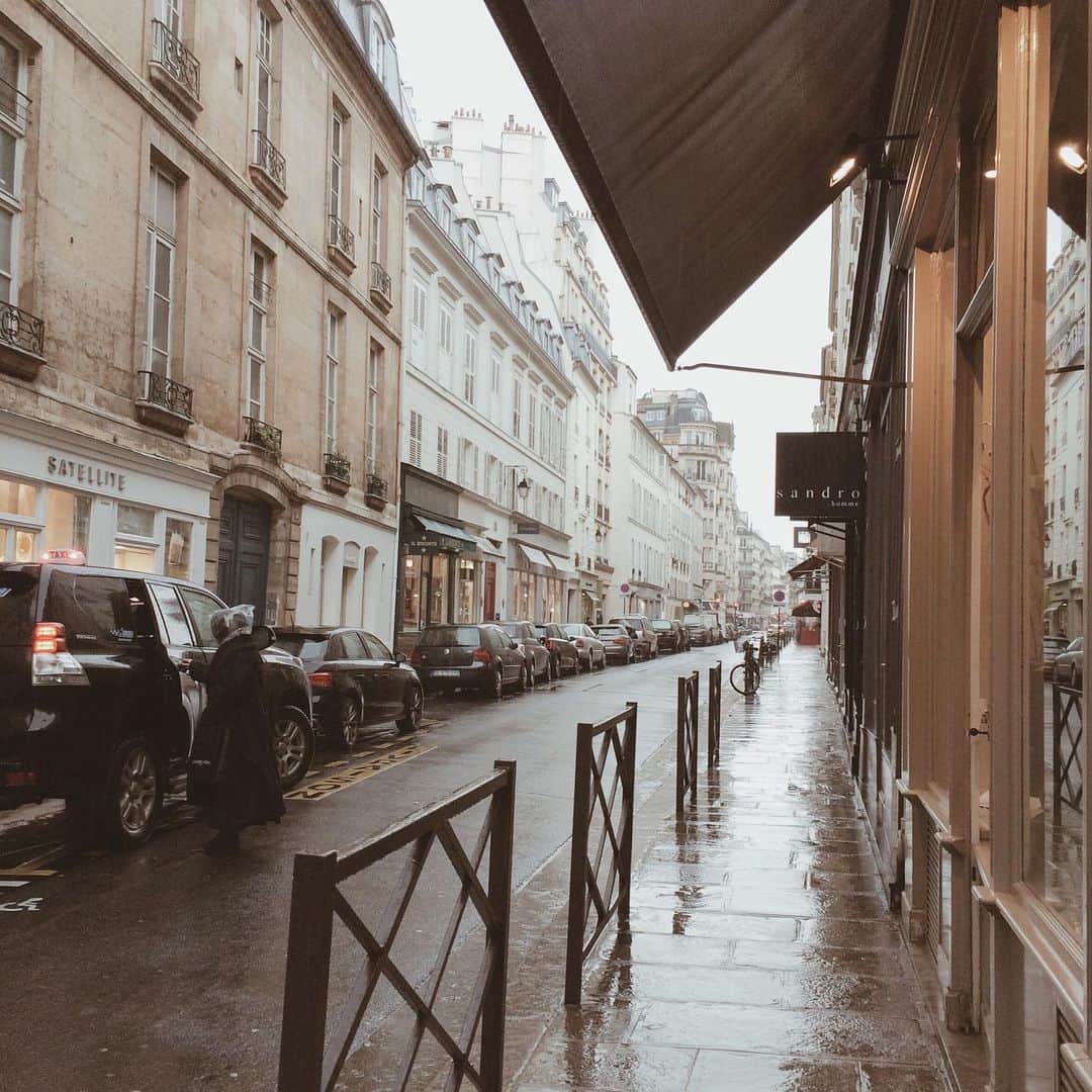 yuiのインスタグラム：「#throwback Paris on my way to Poilane🥖」
