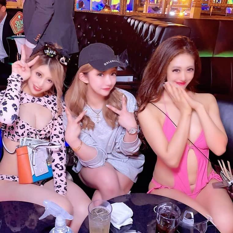 うららさんのインスタグラム写真 - (うららInstagram)「来週も頑張りましょー😘💋  . . . #バーレスク大阪 #バーレスク東京 #burlesque #osaka #大阪 #北新地 #showpub #うらら #エンターテイメント #dancer #singer #キャバ嬢 #ホスト #モデル #cute #ポールダンス #アイドル #ギャル #スリム #パリピ #performer #gogodancer #脚フェチ #ビキニギャル #エロ可愛い #笑顔が人を幸せにする #可愛い #小悪魔 #女の子 #遊びに来てね」7月19日 23時21分 - urara_burlesque