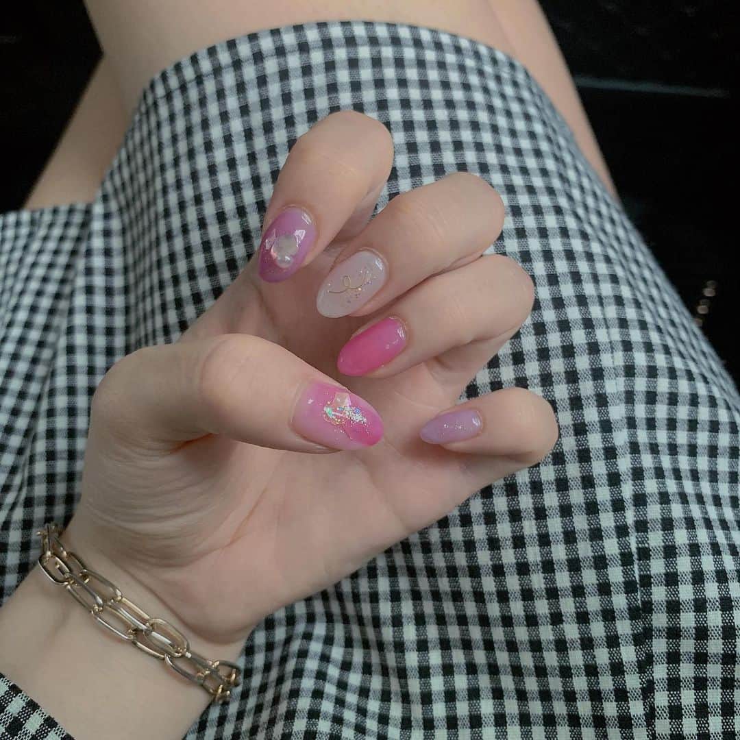 平田詩奈のインスタグラム：「new nail💅🏼♡﻿ ﻿ ﻿ 透明感のある絶妙な色が﻿ 可愛くてお気に入り‪𓂃 𓈒𓏸◌‬  #nail」