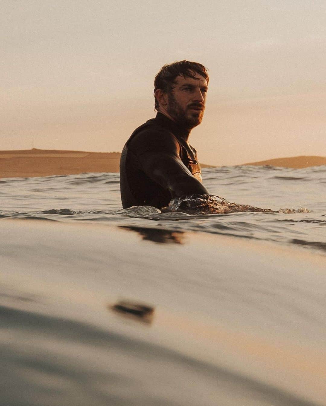 MR PORTERのインスタグラム：「"I'm most drawn to surfing in remote areas in the North Atlantic.  Norway, Scotland and Iceland stand out as locations that embody the adventure aspect of surfing that I'm so inspired by.  The natural environment there exists on a different scale to other places—the energy and rawness are humbling in a way that creates a sense of awe and respect." — Mr @james_aiken #MRPORTERGoneSurfin #FriendsofMRPORTER 📷 @jasonyeomanmedia」