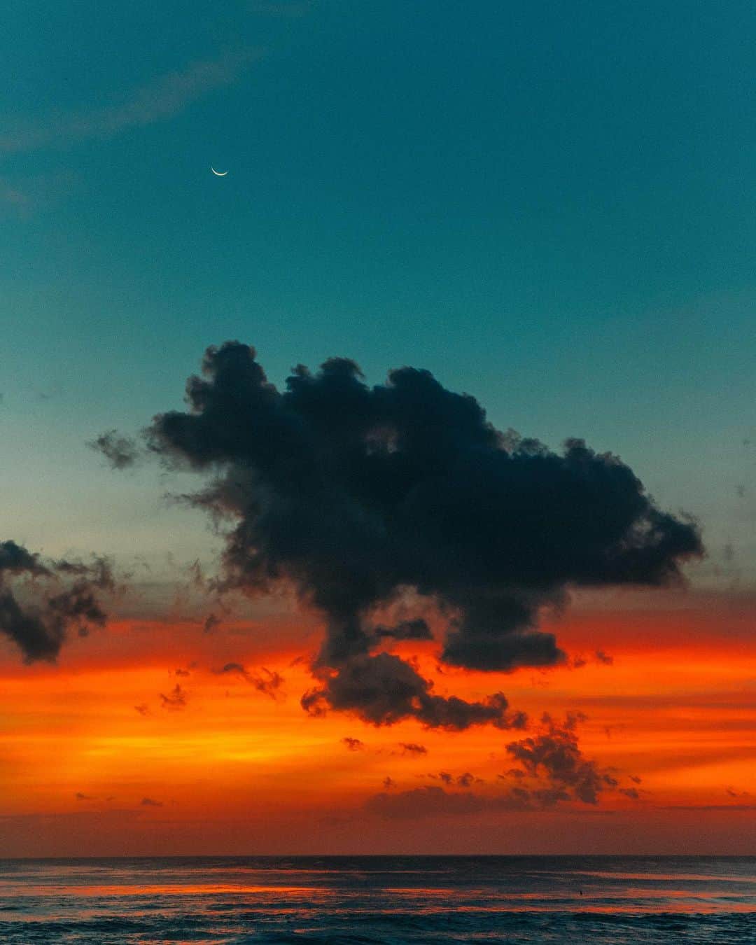 リリー＝ローズ・メロディさんのインスタグラム写真 - (リリー＝ローズ・メロディInstagram)「Ulu sunset 🌙」7月19日 23時48分 - lilyrose