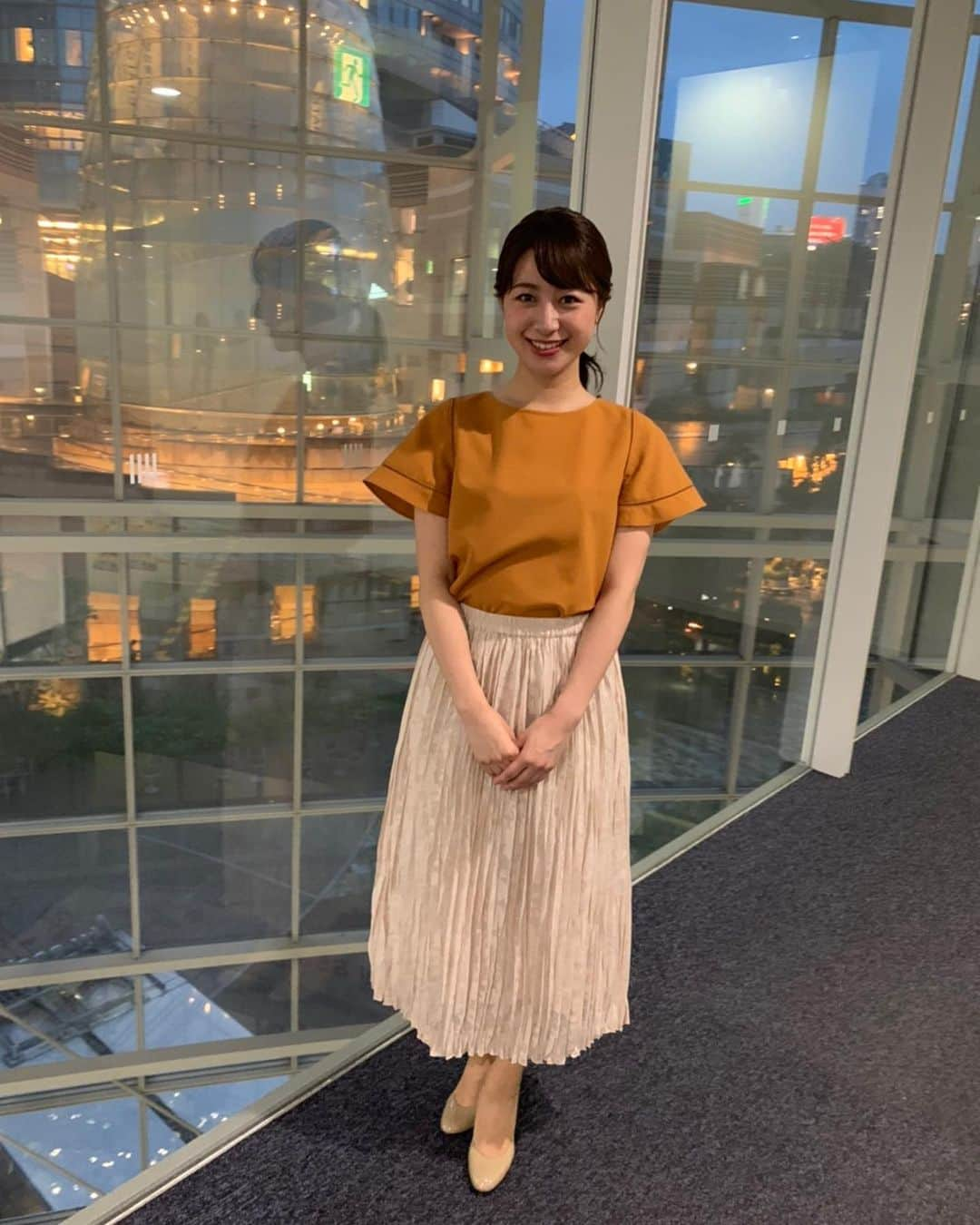 林美沙希さんのインスタグラム写真 - (林美沙希Instagram)「涼しくなったと思ったらまた暑くなったりめまぐるしいですね🥺 暑がりなのでマスクも接触冷感のものを買ってみました🍉🍉 夏を乗り切るために今から考えないと、ですね！  #jチャンネル#林美沙希 #衣装 #1枚目#untitled  #2枚目#willselection #swingle  #3枚目#4枚目#ropepicnic」7月19日 14時55分 - misaki0hayashi