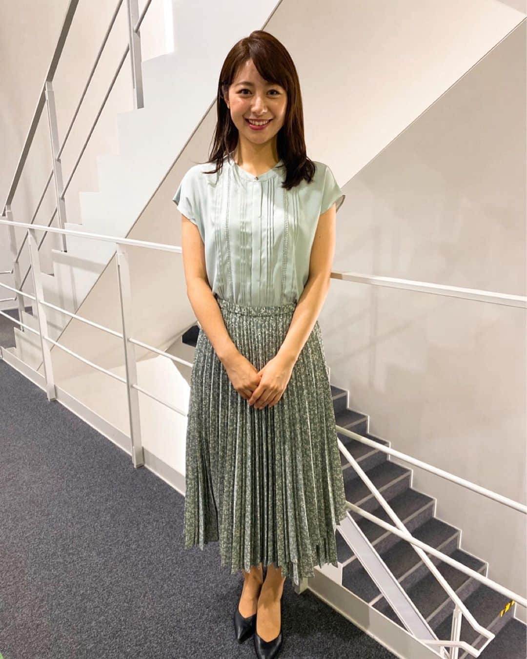 林美沙希さんのインスタグラム写真 - (林美沙希Instagram)「涼しくなったと思ったらまた暑くなったりめまぐるしいですね🥺 暑がりなのでマスクも接触冷感のものを買ってみました🍉🍉 夏を乗り切るために今から考えないと、ですね！  #jチャンネル#林美沙希 #衣装 #1枚目#untitled  #2枚目#willselection #swingle  #3枚目#4枚目#ropepicnic」7月19日 14時55分 - misaki0hayashi