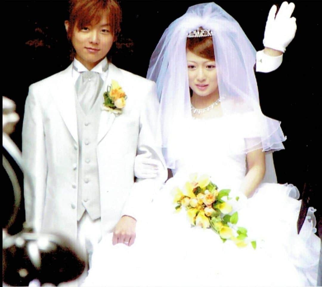 杉浦太陽さんのインスタグラム写真 - (杉浦太陽Instagram)「13年前、結婚式の当時の写真(^^)  2人とも初々しい＾＾  @sugiurataiyou_official  #結婚式 #13年前 #26歳と20歳 #軽井沢での思い出」7月19日 14時58分 - sugiurataiyou_official