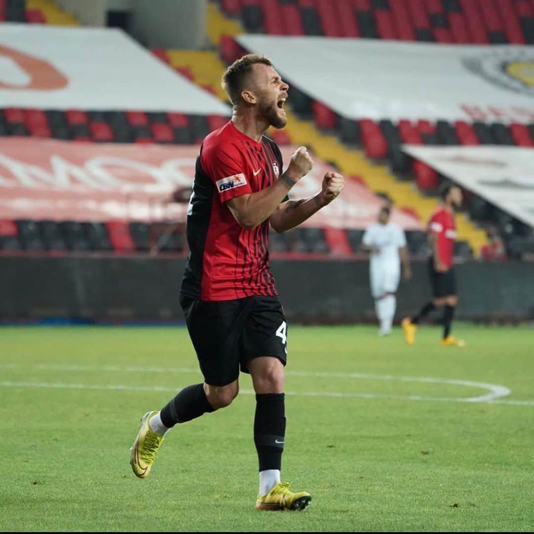 のインスタグラム：「#trusttheprocess   📸 @cicansiz @gaziantepfk」