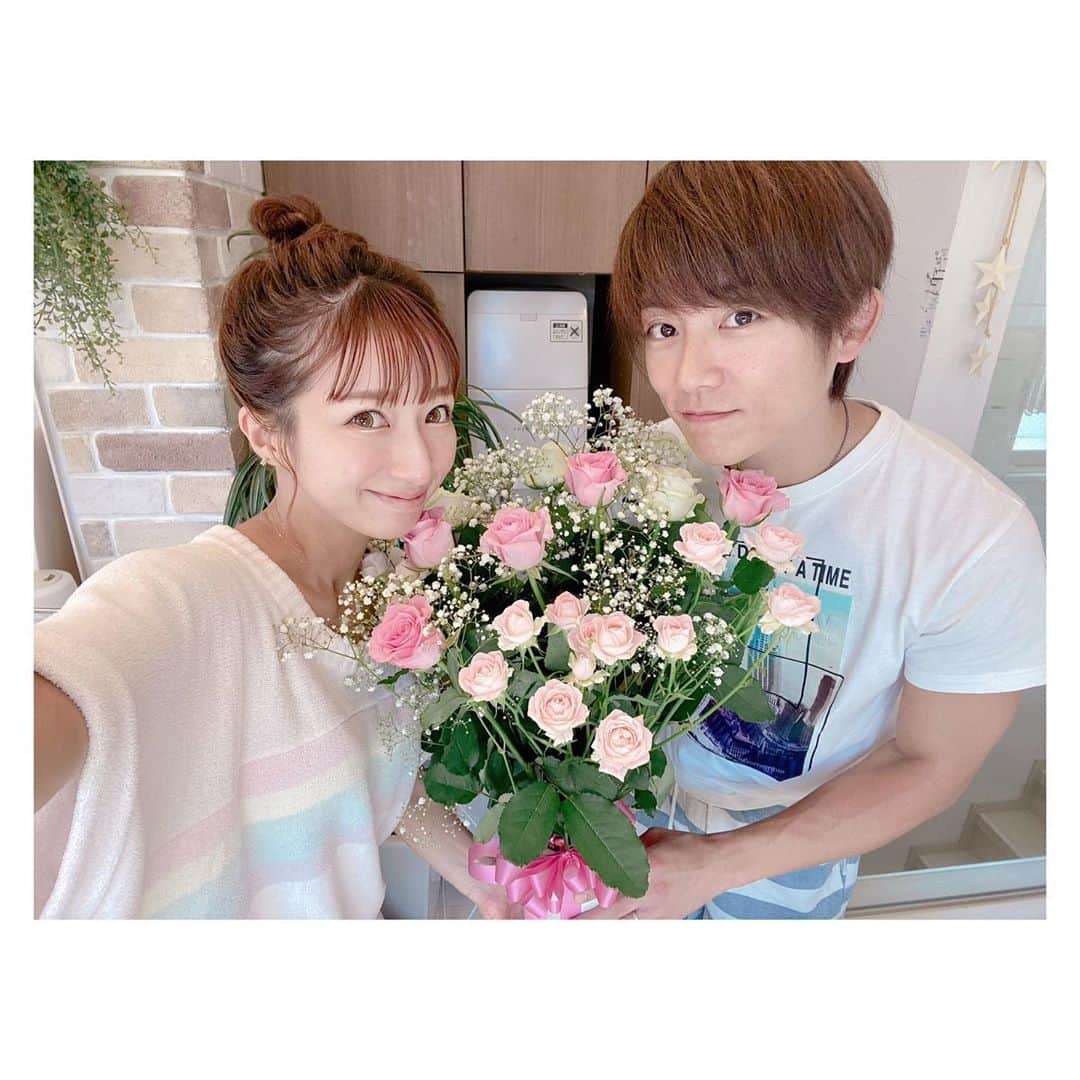 辻希美さんのインスタグラム写真 - (辻希美Instagram)「今日は結婚記念日💒💕"  #7.19 #結婚記念日 #13回目 #14年目 #💒💕 #いつもありがとう #これからも宜しくお願いします  #❤️」7月19日 15時58分 - tsujinozomi_official