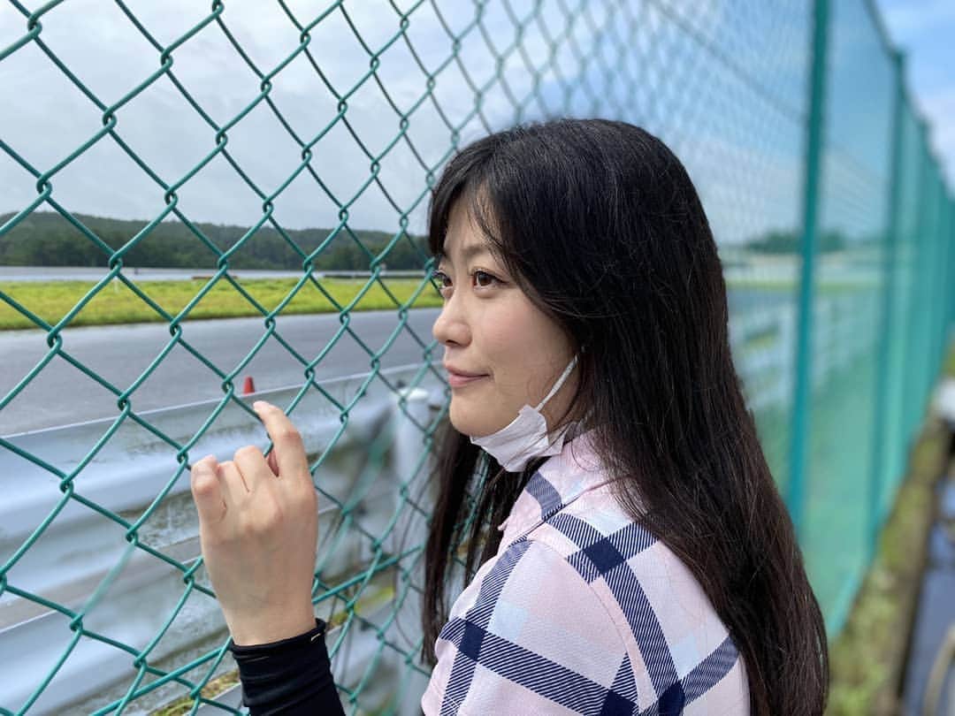 国友愛佳のインスタグラム：「今日は初めて、レン耐参加しました！ 袖ヶ浦フォレストレースウェイにて(^○^) 今は結果待ちでーす！ . . #オートバイ女子部 　#オートバイ　#バイク女子　#グロム　#レン耐　#国友愛佳　#グラビアアイドル」