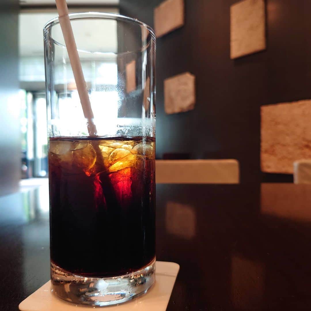 礼保さんのインスタグラム写真 - (礼保Instagram)「ミーティングでコーヒー３杯目  飲んだせいか  トイレ　近くて　何回も席を立つ」7月19日 16時34分 - leo_akanishi_official