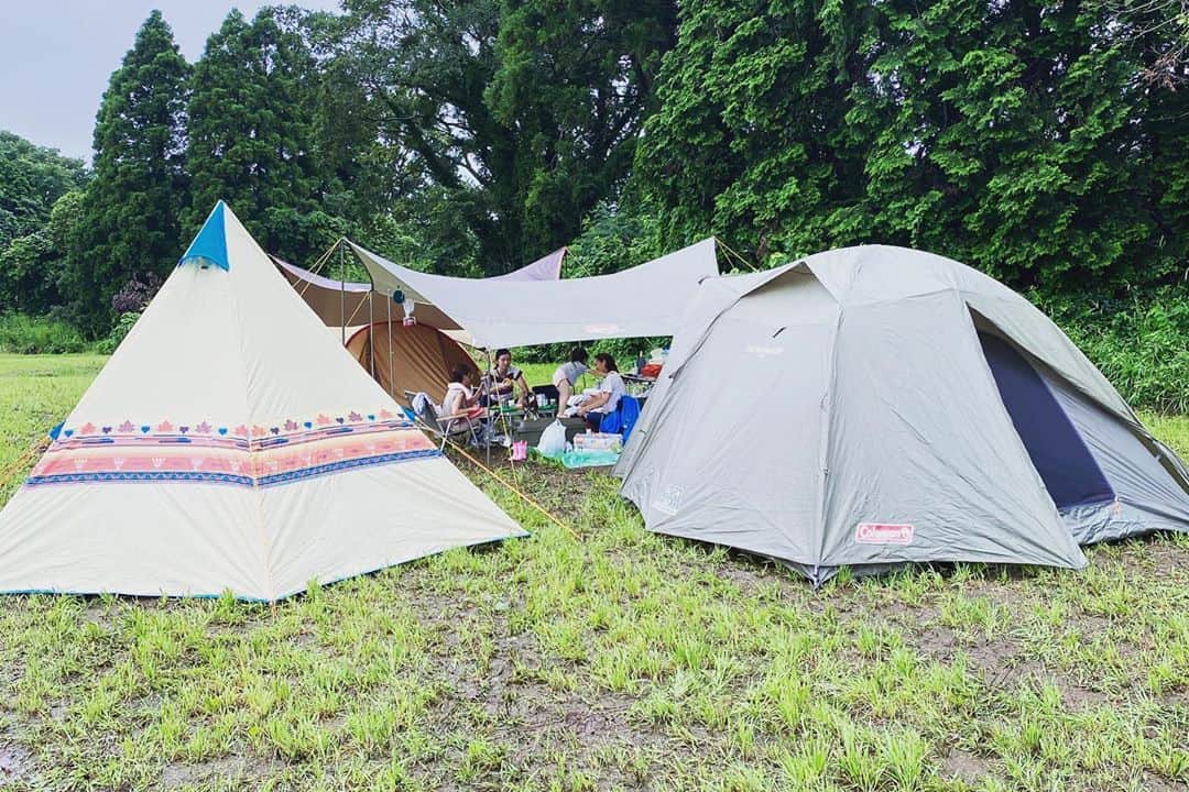 森豪士さんのインスタグラム写真 - (森豪士Instagram)「久しぶりのキャンプ🏕✨ 悪天候で泥だらけのハードなコンディションでしたが、最後は青空も見れて終わりよし👍🏽👍🏽 場所とか天候とかギアとかキャンプを充実させる要素はいくらでもあるけど、1番は誰と行くか😎 今回もメンツが最高だったので、結局最高に楽しいキャンプになりましたとさ😆🍖🍺 #outdoor #camp #coleman #スノーピーク  #コールマン」7月19日 16時42分 - tsuyoshimori