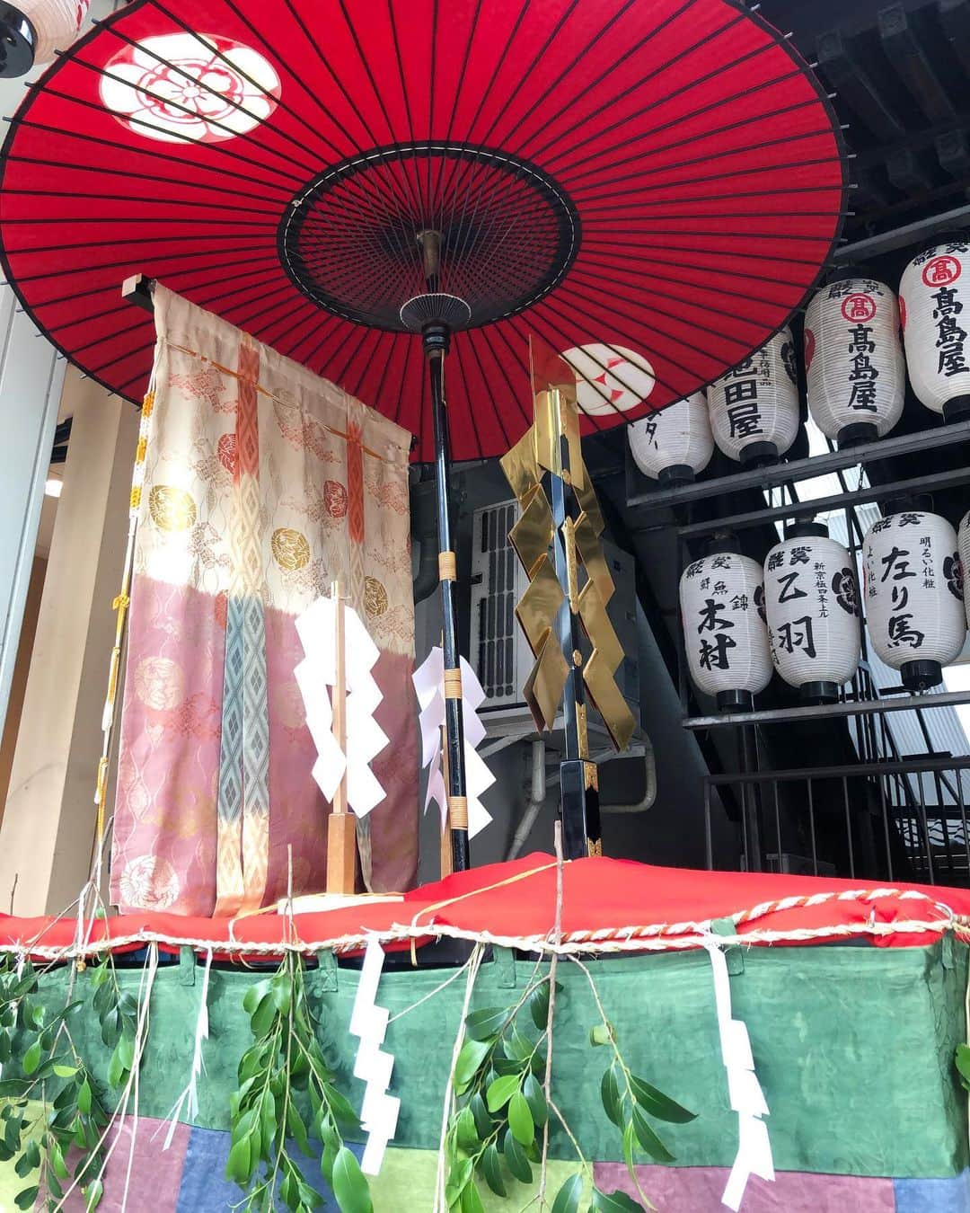 前田彩名さんのインスタグラム写真 - (前田彩名Instagram)「山鉾が建っていないので、 日にち感覚狂うなぁー。  やっぱり山鉾がない烏丸は寂しい。 毎年鯉山で登竜門のお守りを授かっていたので、とても不安。笑」7月19日 16時48分 - ayana.maeda