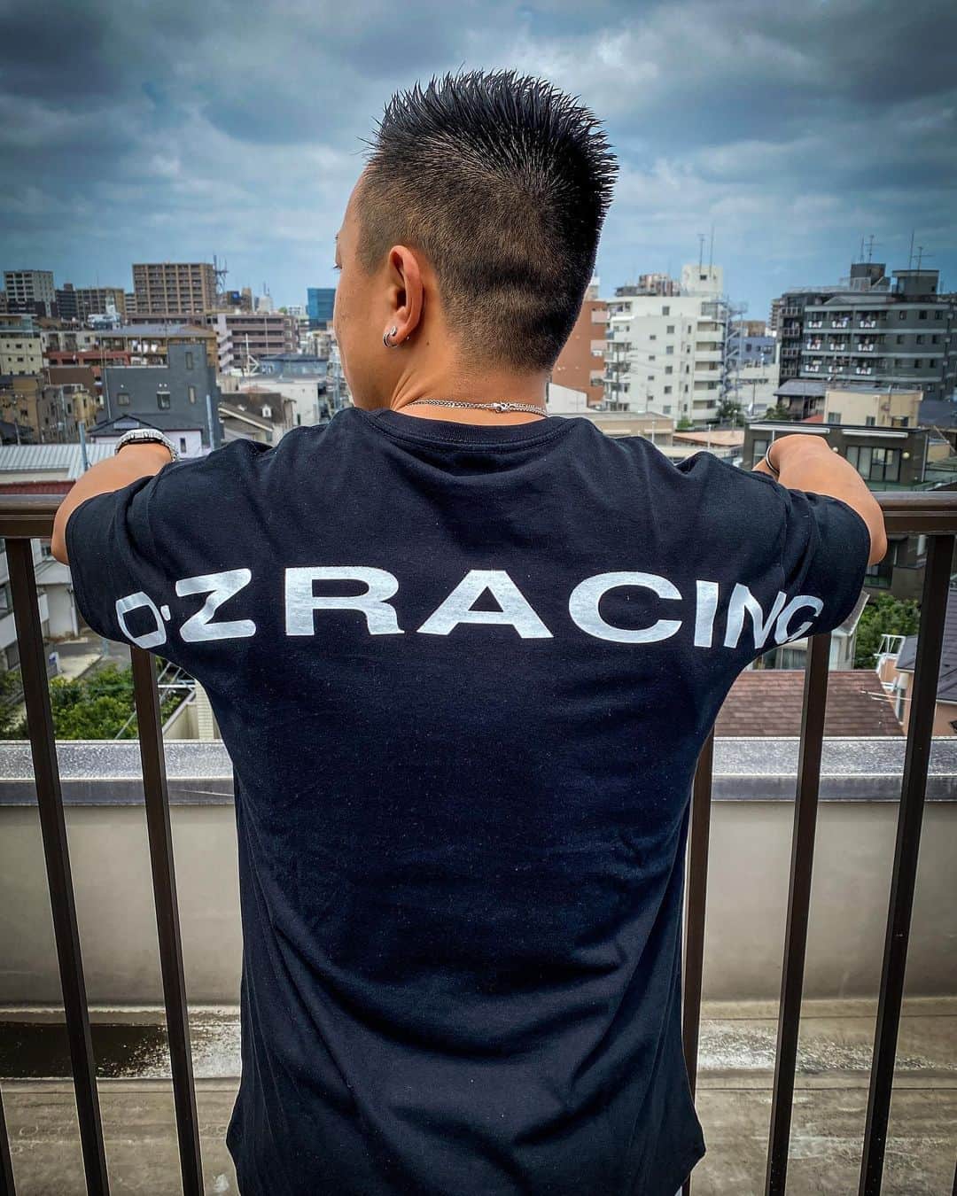 野中泰輔のインスタグラム：「@oz_racing_japan 🙏 ホイールだけではなくT-shirtやCap、小物などもあるので是非チェックして下さいね👍🔥  #ozracing #bboytaisuke」