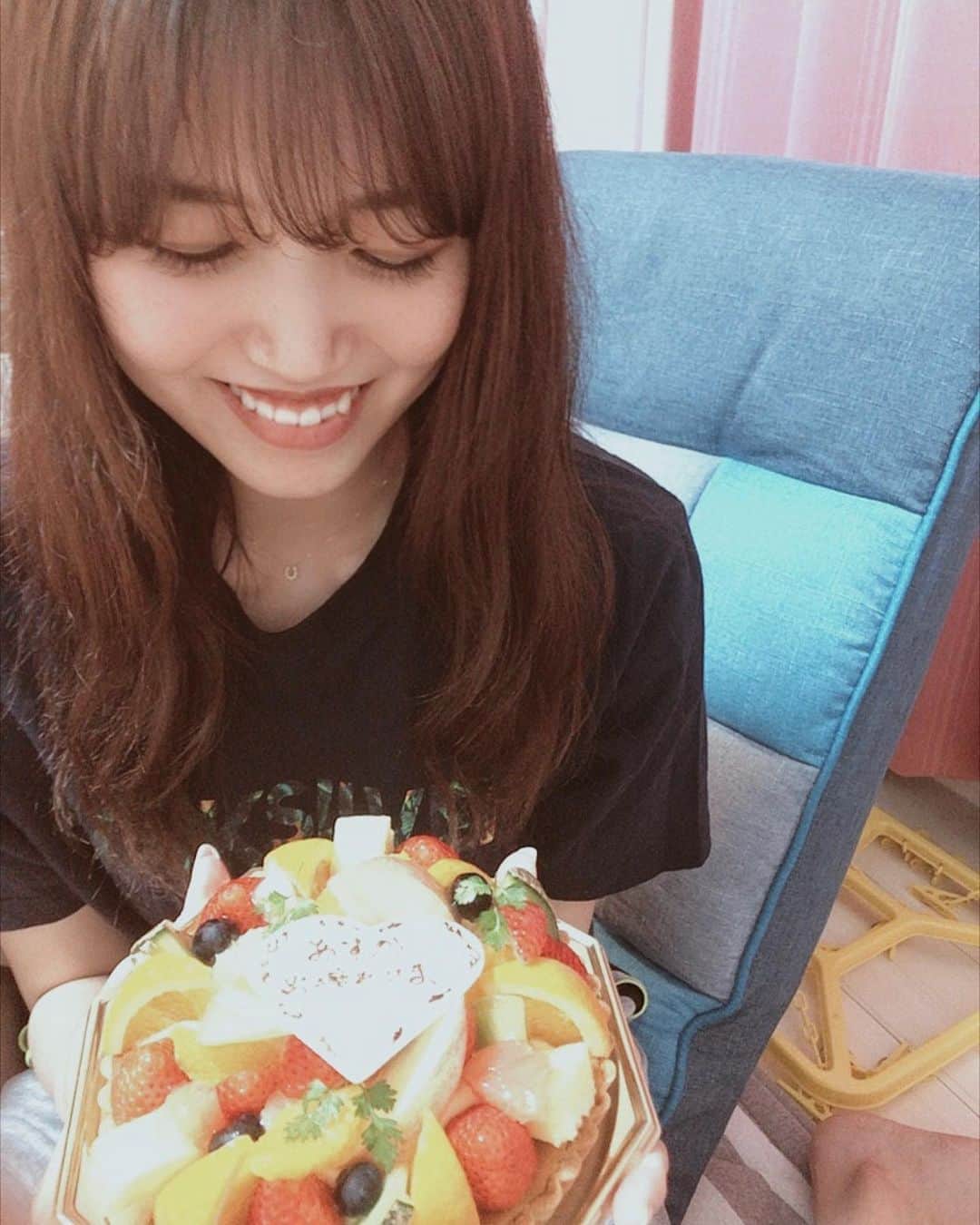 野村明日香のインスタグラム：「﻿ ﻿ ﻿ 今日じゃないけどまゆさんとのぞみが﻿ サプライズでお疲れ様のケーキ用意してくれたの﻿ びっくりたまげて嬉しすぎた🥺❤️﻿ サプライズってほんと嬉しい！！！！！！﻿ ﻿ 普段ツンツンして素直じゃないけど﻿ 実は優しい2人がスキ ❤︎﻿ ﻿ ほんとありがと💋.﻿ ﻿ ﻿ #九文バレー部 #バレーボール #九文 ﻿ #サプライズ #ケーキ」