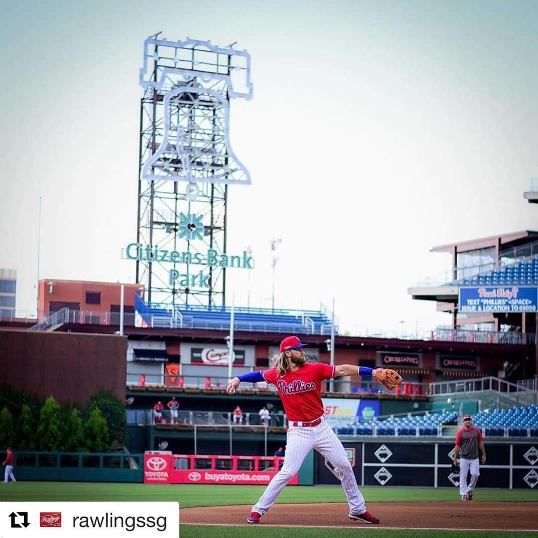Rawlings Japanさんのインスタグラム写真 - (Rawlings JapanInstagram)「#Repost @rawlingssg with @get_repost ・・・ Bryce Harper at 3rd?? 👀 What other athletes would you like to see switch positions for a day?  #TeamRawlings #BryceHarper (via @bryceharper3) @rawlings_japan_llc」7月19日 18時16分 - rawlings_japan_llc