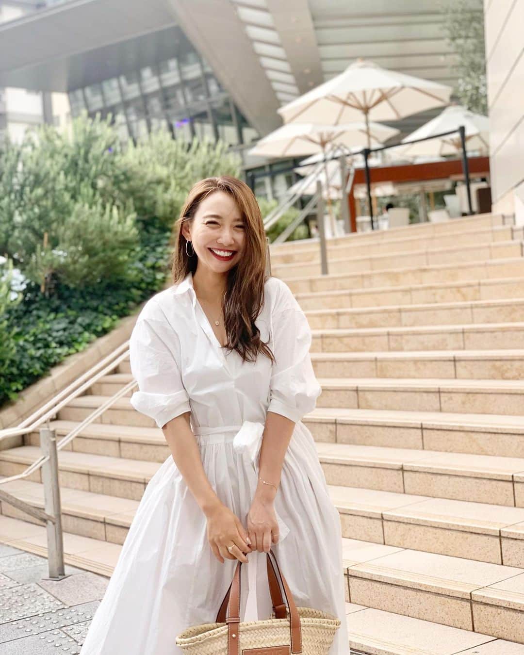 のインスタグラム：「週末晴れると嬉しいなっ💕 . 今日は美容ネタを❣️ @blair_salon でハイフ @malvina.salon でネイルをしてきたよ〜💓 いつもネイルは可愛くしてくれるし、ハイフはストーリーに載せたけどほんとに効果抜群☺️ 頬まわりのたるみが一気に解消してくれるから気分もあがるよーっ✨❣️ . . #beauty #mybeauty #nail #週末 #週末の過ごし方　 #blairsalon #ブレアサロン #ネイル #ハイフ #小顔 #麻布十番 #サロン」