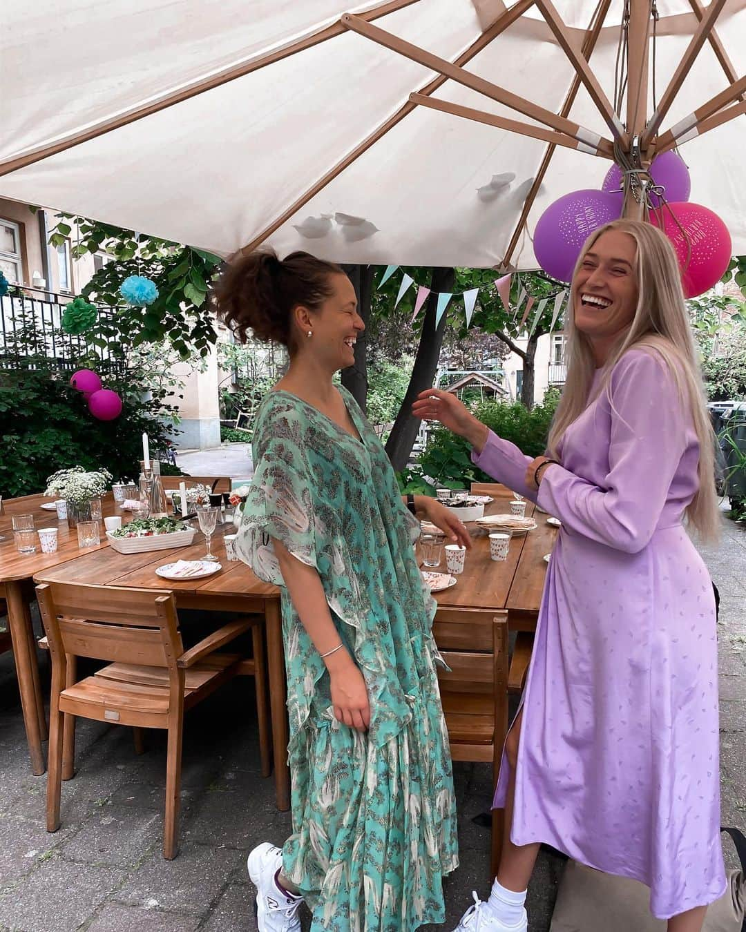 イダ・カーストフさんのインスタグラム写真 - (イダ・カーストフInstagram)「Summer days 💕🍭👗🌸🍬 • • #summervibes #summer #girls #danish #girl #happy #smile #summerday #summerdress #laugh」7月19日 19時12分 - idakkarstoft