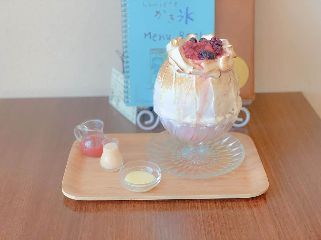 谷口夢奈さんのインスタグラム写真 - (谷口夢奈Instagram)「Cafe Lumiere🍧﻿ ﻿ 去年くらいに行ったところ、﻿ 今年もちょっと前に行ってみた🍓﻿ ﻿ 焼き氷、ふわふわだよ✨﻿ 友達と二人で一個にしました。﻿ はんぶんこするとちょうどよくて🥺﻿ ﻿ ﻿ ここは、予約するのがおすすめ💫﻿ ﻿ ﻿ ﻿ #cafelumiere #カフェルミエール #ルージュベリーの焼き氷 #焼き氷 #かき氷 #🍧﻿ #吉祥寺カフェ #カフェ巡り #かき氷巡り﻿ #shavedice #crashedice #snowcone #kakigori #sweets」7月19日 19時15分 - yuna_tani