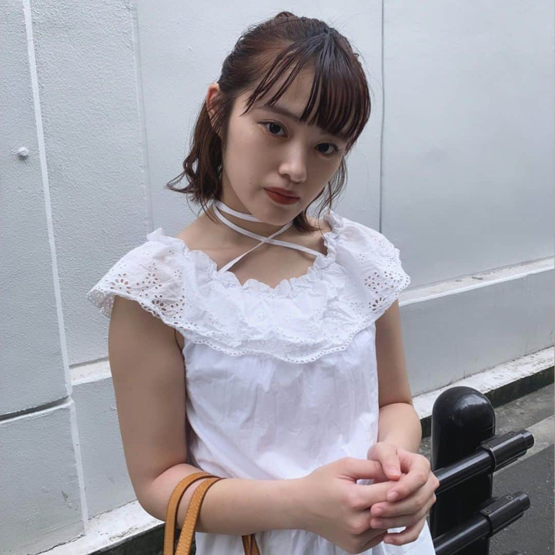 RUNA（竹田瑠奈）さんのインスタグラム写真 - (RUNA（竹田瑠奈）Instagram)「真っ白ガールでした🩹EONちゃんに白似合うから一生白着ときって言われました🩹そうします🩹明日の服は黒だな🤍﻿ ﻿ ﻿ #ルナシフク﻿ #allinone #bubbles #bubblestokyo #boots #drmartens #xgirl #bag #louisvuitton #ハーフアップ #ボブアレンジ #whitecode #ootd」7月19日 19時34分 - runacccc