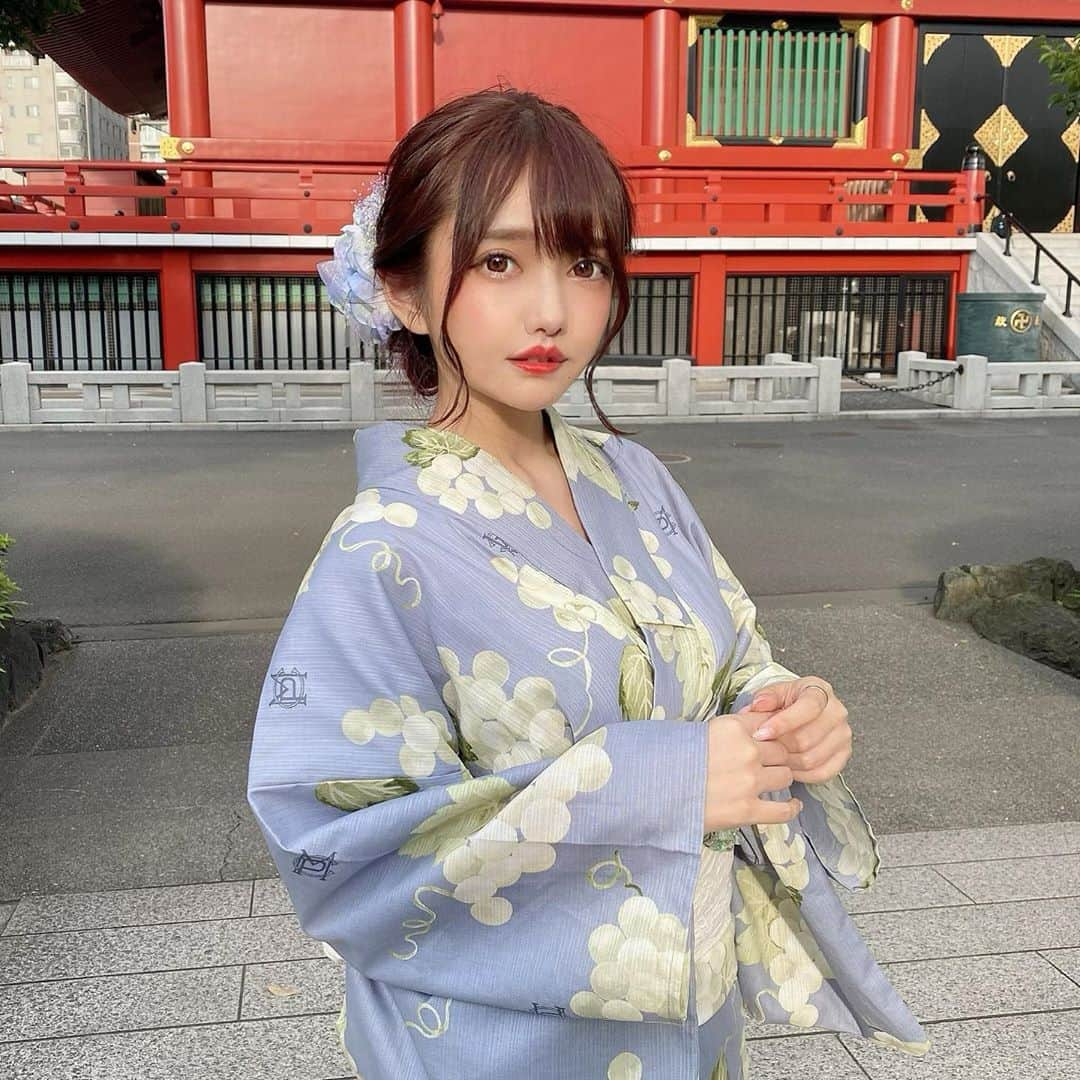 遠藤 玲奈 /endo renaさんのインスタグラム写真 - (遠藤 玲奈 /endo renaInstagram)「浴衣ってすき🎐🌿 #メゾンドフルール の浴衣の新作着せてもらいました ◡̈ 今年の夏は皆なにするのかなー？ #maisondefleur  #浴衣 #前髪触るのはクセ笑　#ヘアアレンジ #着物ヘア #浴衣ヘア」7月19日 19時38分 - r_m.0115