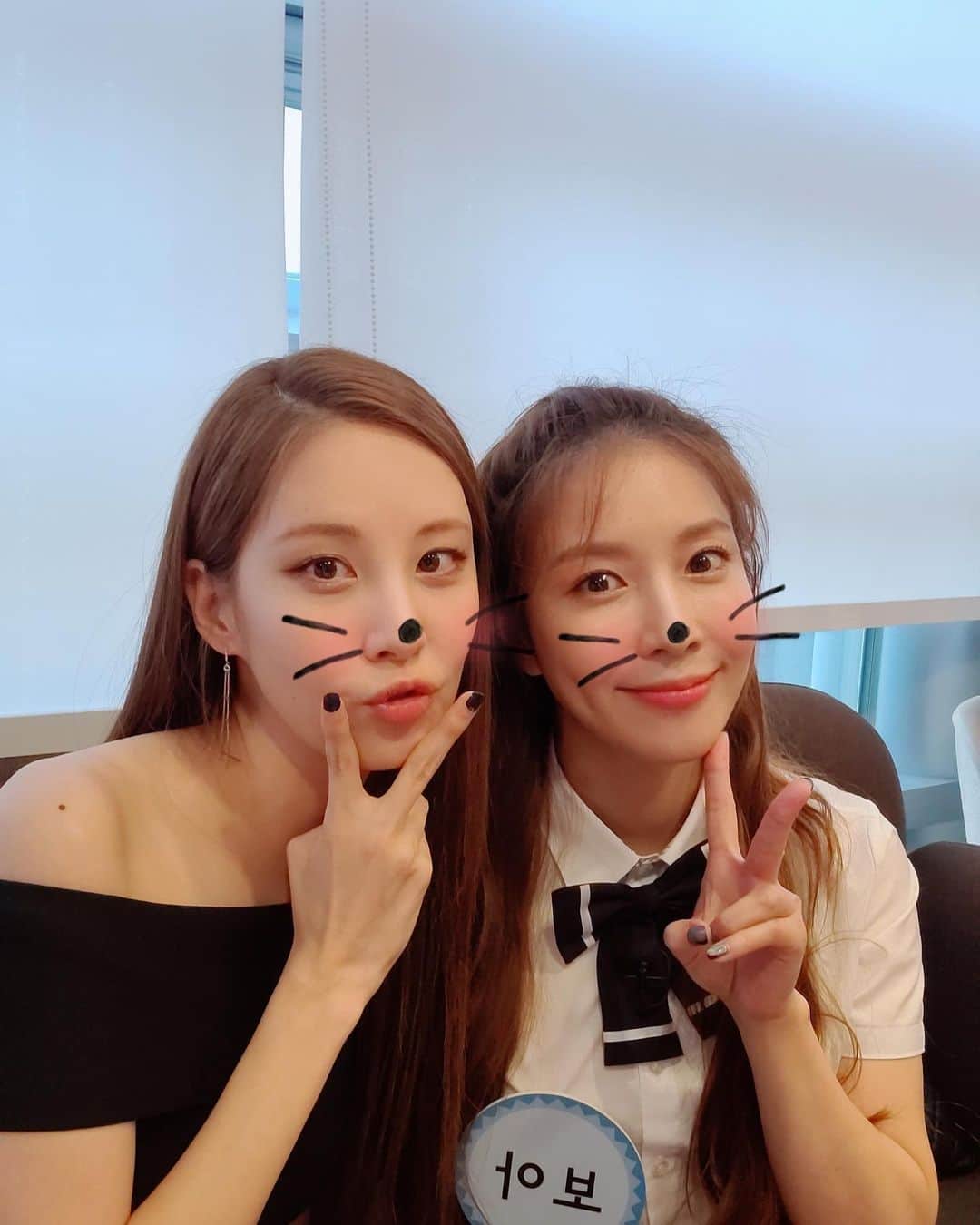 BoAのインスタグラム：「서현이 만났서현~~😍🤗🥰 나는 아형녹화~ 서현이는 새로운 드라마 #사생활 촬영~ 반가웠서현~~~❤️❤️ 담주 아는형님도 잼께 봐주세염~🙋‍♀️ @seojuhyun_s」