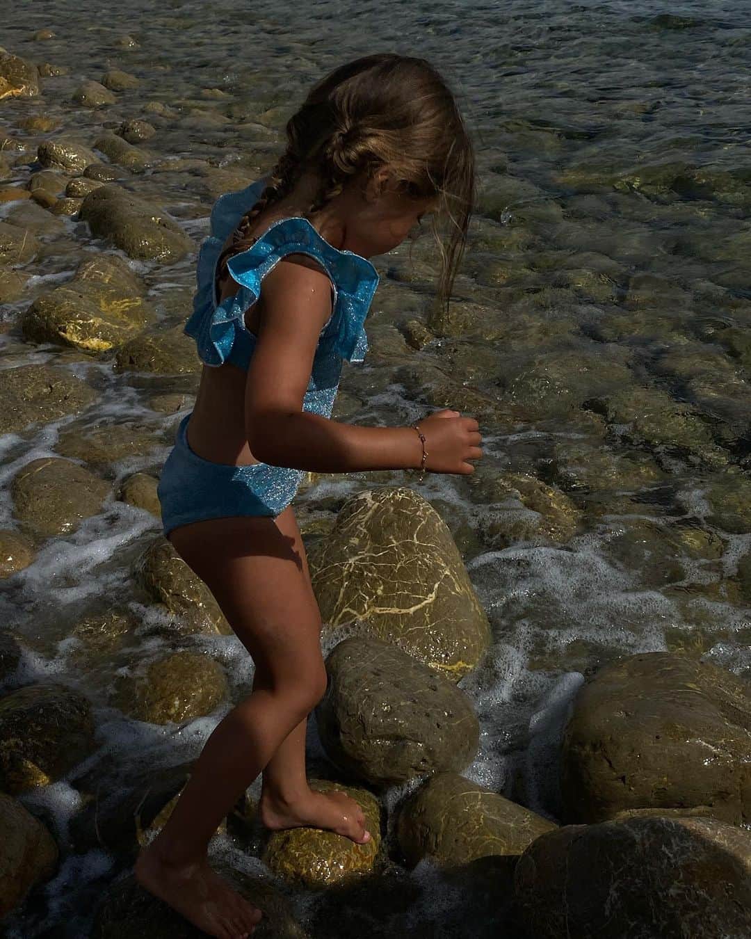 Mathilde Goehlerのインスタグラム：「Beach days 🐚」