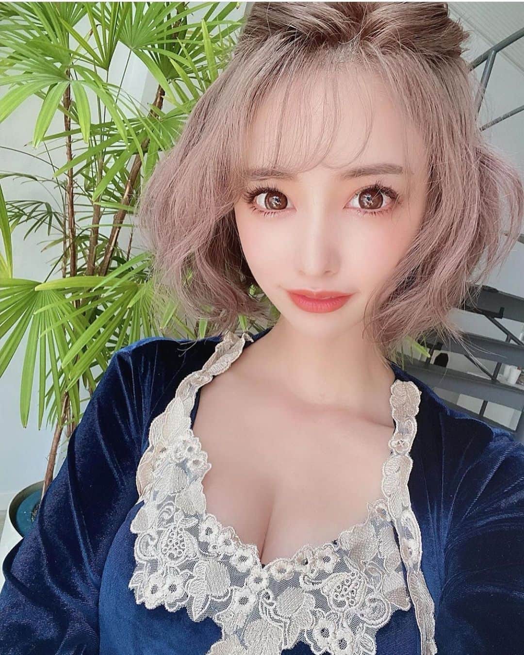 美女JAPANのインスタグラム：「どうも美女JAPANです！✨ ＊ ＊ 今回ご紹介するのはこの方‼️ ＊ ＊ サキ吉さん！@sakikichi1201 ＊ ＊ 綺麗すぎる！！🙈💕 どの服装もお似合い！！💕 ＊ ＊ サキ吉さんのアカウントには他にも素敵な投稿がたくさんあります！✨ ＊ 皆さんも是非チェックしてみてね🧸 ＊ ＊ 明日の投稿もお楽しみに！！ ＊ ＊  #色気 #可愛い #綺麗 #かわいい #写真集 #モデル #美肌 #笑顔 #スタイル抜群 #可愛い #可愛すぎ #会いたい #天使 #美女 #美人 #美しい #清楚 #スタイル #色白 #スタイル抜群 #美脚 #素敵 #カワイイ #応援」