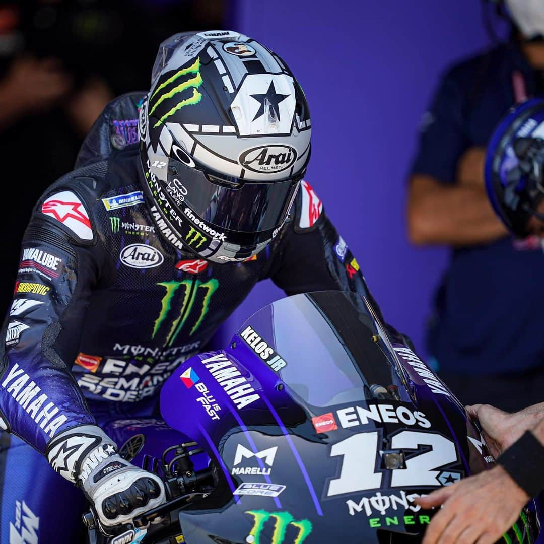 YamahaMotoGPさんのインスタグラム写真 - (YamahaMotoGPInstagram)「Some behind the scenes 📸 to tide you over until the @motogp race starts in 1 hour's time ⏰  . . #MonsterYamaha  #MotoGP  #SpanishGP  #MotoGPisBack」7月19日 20時06分 - yamahamotogp