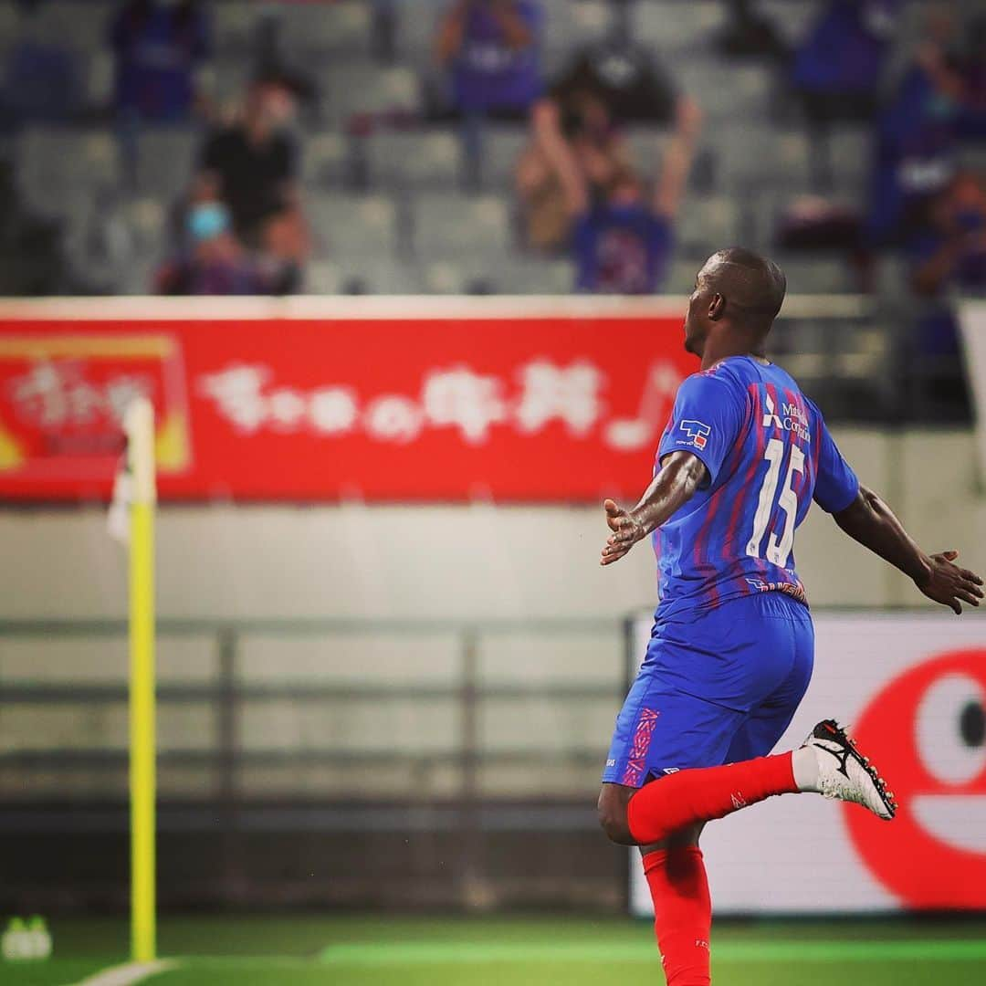 FC東京オフィシャルグッズさんのインスタグラム写真 - (FC東京オフィシャルグッズInstagram)「🔵🔴 vs #浦和レッズ ホーム味スタのピッチを切り裂き、チームを勝利に導く。 @adailton.silva  @fctokyoofficial  #アダイウトン  #FC東京 #fctokyo #tokyo」7月19日 20時23分 - fctokyoofficial