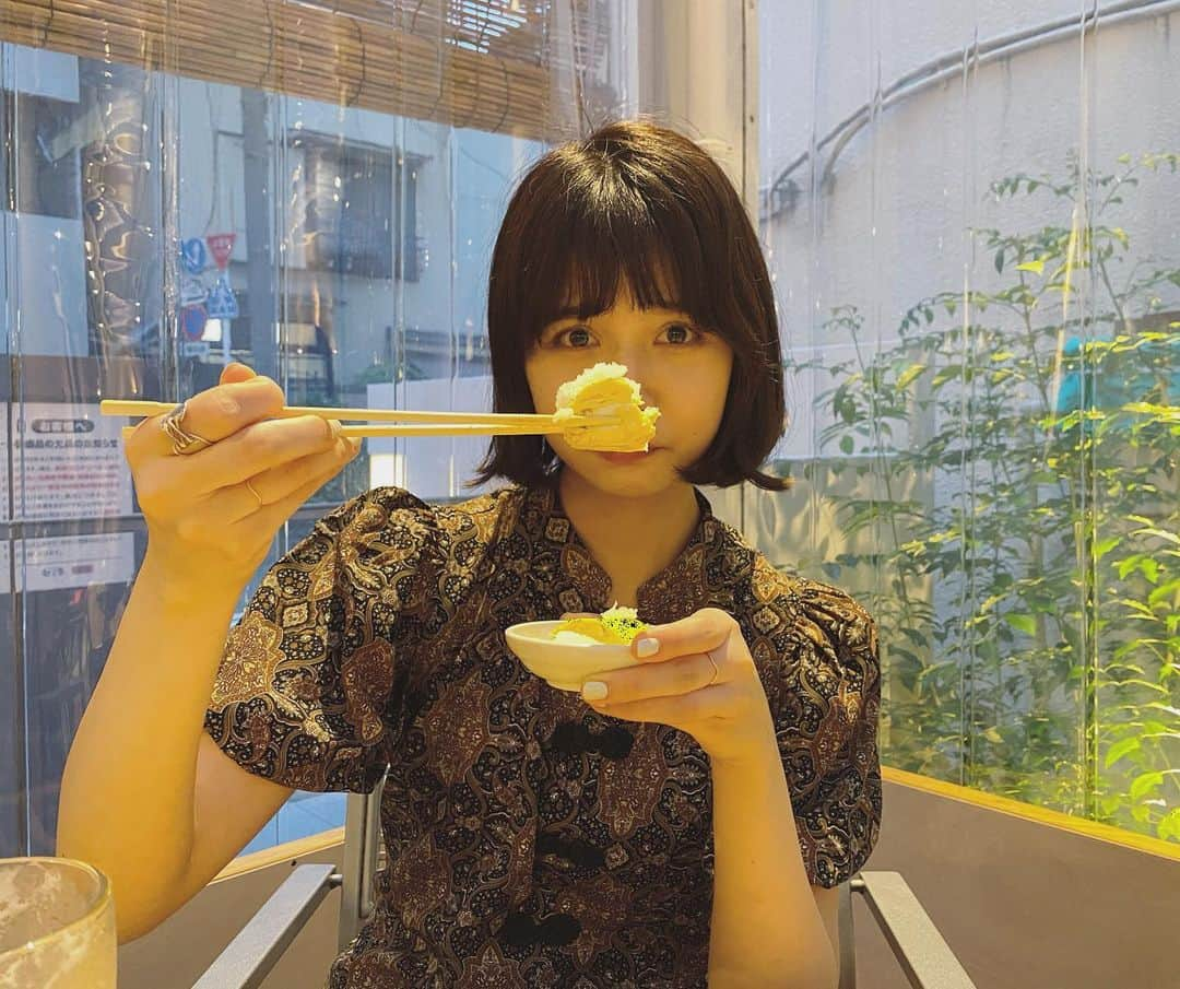 村田倫子さんのインスタグラム写真 - (村田倫子Instagram)「おチャイナで🥟🥟🥟 @idem__official  . この日は食べログマガジン連載の取材でした。ここの餃子達、かなりタイプだったので早く情報共有したいです。公開したらまたお知らせしますね。🐼 お店選びから、写真、原稿まで、全てセルフで自由な連載企画。もうかれこれ3年くらい続いているのかな？今回も原稿に精が出ます✏︎ (今はまだおぼつかない日々が続くので、テラス席があるお店を選んでいます。🐼) #食べりんログ」7月19日 20時30分 - rinco1023