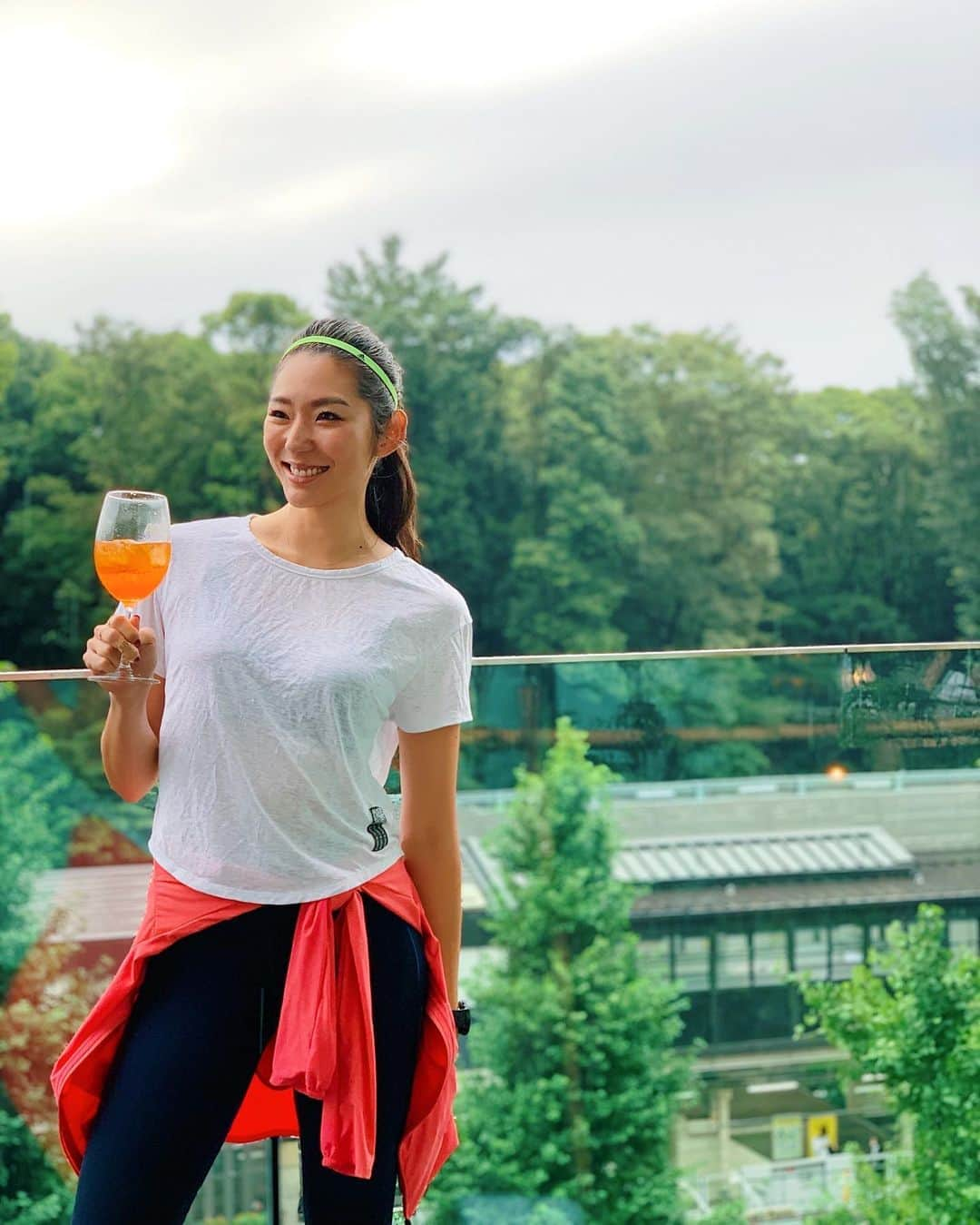 福田萌子さんのインスタグラム写真 - (福田萌子Instagram)「新しくできた原宿駅を眺めながらEatalyでアペリティーボ🥂🇮🇹Aperitivoは英語でいうハッピーアワー✨Aperolはアペリティーボの定番でその語源になったほど❗️ ランニング終わりに日本に上陸したEatalyでアペロールスプリッツを飲む。日本でもイタリアでも、世界中どこに居ても楽しみ方は同じ😜💕 - #Aperitivo #aperitivotime #aperol #aperolspritz #eataly #eatalyharajuku #run #running #afterrunning #アペリティーボ #アペロール #ランニング」7月19日 20時42分 - moekofukuda