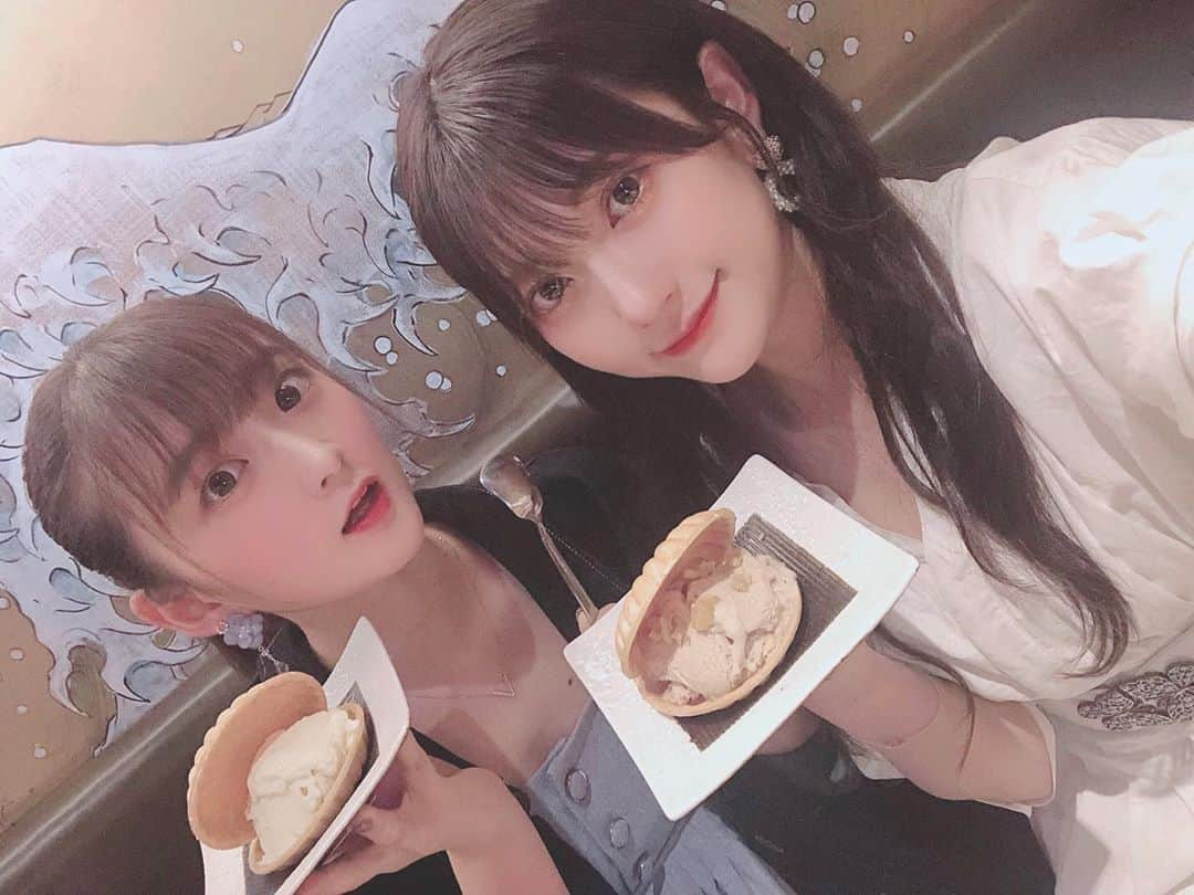 山田麻莉奈さんのインスタグラム写真 - (山田麻莉奈Instagram)「きのうはややたんと焼肉でした🥳 先週もランチ行って ずーーーーっと喋っとって きのうも話尽きんかった🥳🥳  だれかといる時間ってほんとに幸せ〜 ややたんすき〜 そしてお肉さいこう〜〜 タンが好きです。 タンと生肉がすき。  西麻布の焼肉みつくに ( @yakiniku_mitsukuni )てとこ！ 内装綺麗でお肉もめちゃめちゃおいしくて お値段意外とリーズナブル。 とてもおすすめ🥳  #焼肉みつくに #西麻布 #六本木」7月19日 20時54分 - marina.yamada_324