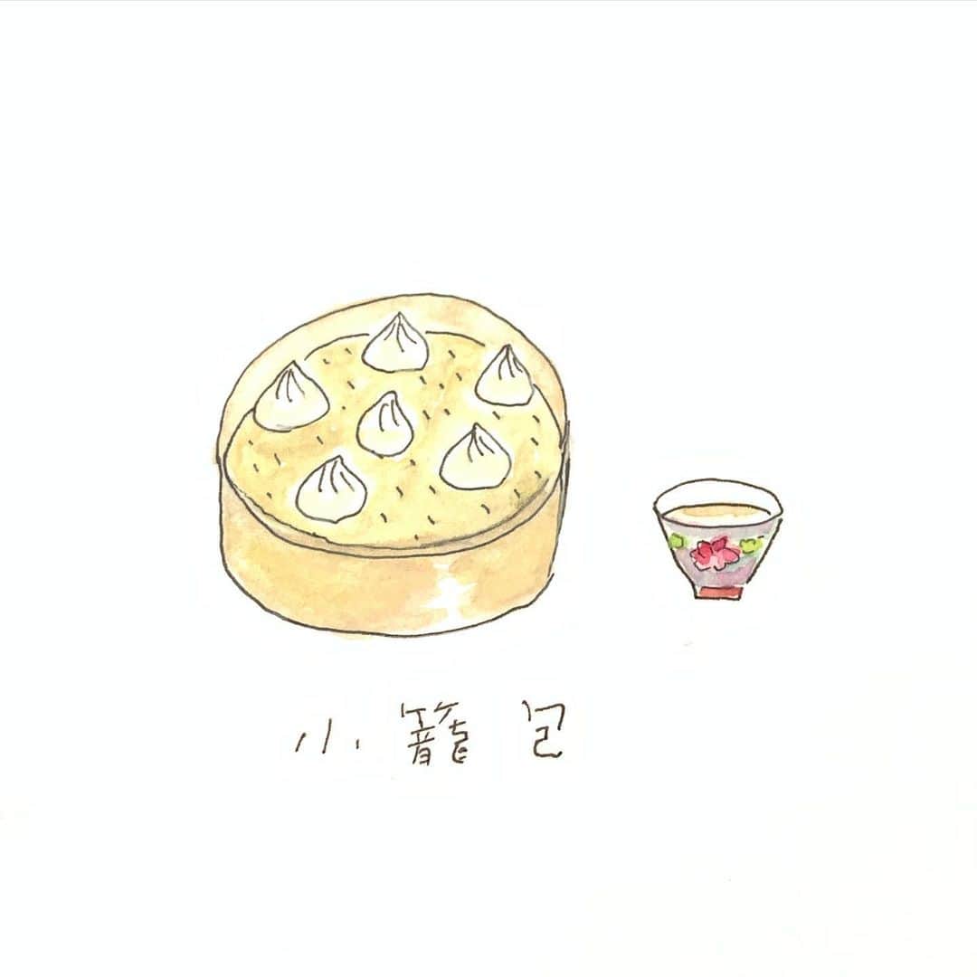 ハルペイさんのインスタグラム写真 - (ハルペイInstagram)「✨ なんだか食べたくなって、 友達のお店に送ってもらうの頼んじゃった😊✨✨✨ しゅーまいとか、肉まんとか、ニラまんじゅうとか😁 点心まつりするぞー😙❤️ たのしみたのしみ🎶 ほんとは中華街行きたい😂 . #小籠包#ショウロンポウ  #点心#中華 #食べ物イラスト  #harupei#ハルペイ#doodle#draw#drawing#illustrator#illustration#japan#絵#雑貨#湘南#イラスト#イラストレーター#ゆるい#茅ヶ崎」7月19日 21時08分 - harupeipei