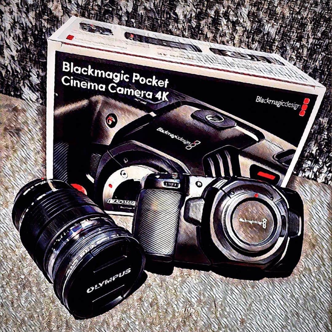 クボナオキのインスタグラム：「【2020.7.19】 #梅雨が明けたのかな #今日は夏の匂いがした #MyNewGear #blackmagicdesign  #blackmagicpocketcinemacamera #OLYMPUS #mzuiko12100mm  #M-AGinc #シネマカメラ買いました #沢山生み出して貰いまっせ #明日人間ドック #20時から水しか飲めないの忘れてて #お腹ぺこぺこや #ずっと人間ドッグだと思ってたクボ #なぜドッグか気になって調べたら #人間ドック(dock) #健康第一です #これを見てくれた全ての人が健康でありますように #アーメン #クボスタグラム」