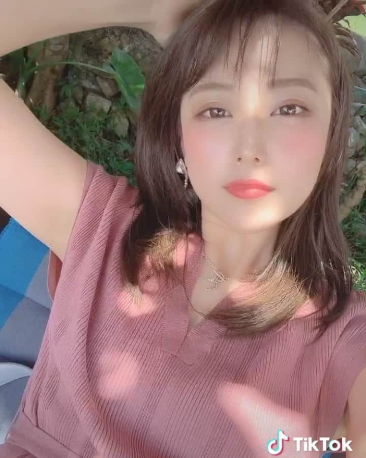 のインスタグラム：「. TikTok久しぶりに載せた🥺❤︎ って言っても動画に音楽付けただけ🙏🏻笑 . TikTokで笑える動画探して 最近笑ったTikTok🤣🤳🏻って共有して ツボが同じだと嬉しいし楽しいっての 最近よくやってる🐰💕 . 今度みんなにもシェアしようかな🤣👐🏻 同じように笑った人はツボ一緒🙋🏻‍♂️笑 . #myra #マイラ #亜熱帯茶屋 #ハンモック #ハンモックガーデン亜熱帯茶屋 #ハンモックガーデン #セルカ #selca #selfie #travel #trip #Japan #okinawa #follow #followｍe #chill #chilltime #もしかしたらこの投稿消すかも」
