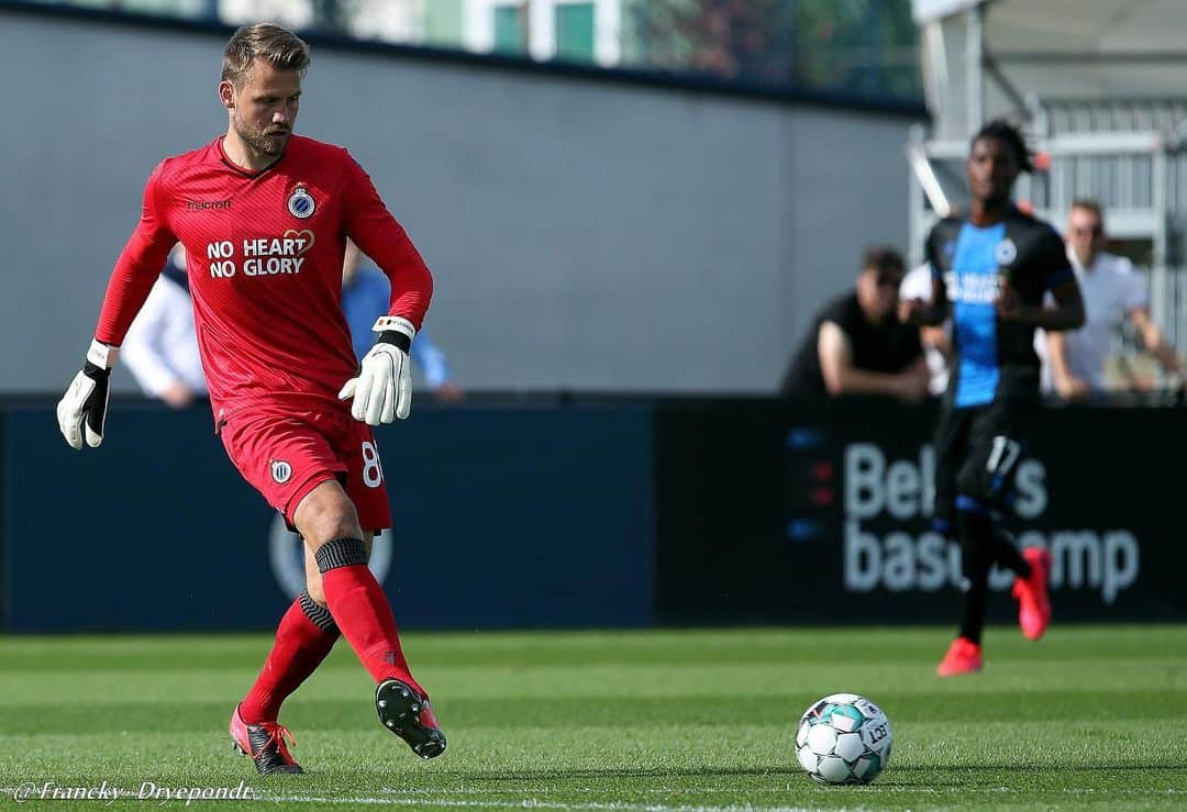 シモン・ミニョレさんのインスタグラム写真 - (シモン・ミニョレInstagram)「90 minutes under the belt... Getting closer! 💪🏻💙🖤🔋 #TBC #Loading #YNWA #NoSweatNoGlory #WeAreBruges #BluvnGoan」7月19日 21時52分 - 22mignolet22