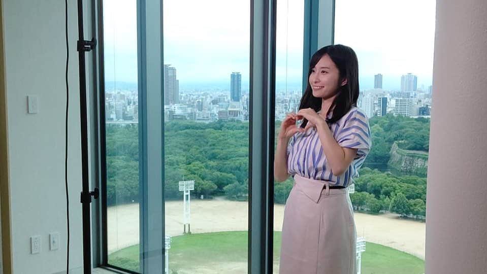 諸國沙代子さんのインスタグラム写真 - (諸國沙代子Instagram)「. 佐藤アナ @kana_sato_ytv と シノビー @shinoby_ninmaru と。 . 毎週水曜よる10時放送 水曜ドラマ「#ハケンの品格 」 PR動画撮影です。 . 最初の動画は練習風景。 さかな先生に 教えてもらっています😂✨ . 動画が完成しましたら またお知らせ致します。 #ytv #読売テレビ #シノビー」7月19日 22時04分 - sayoko_shokoku.ytv