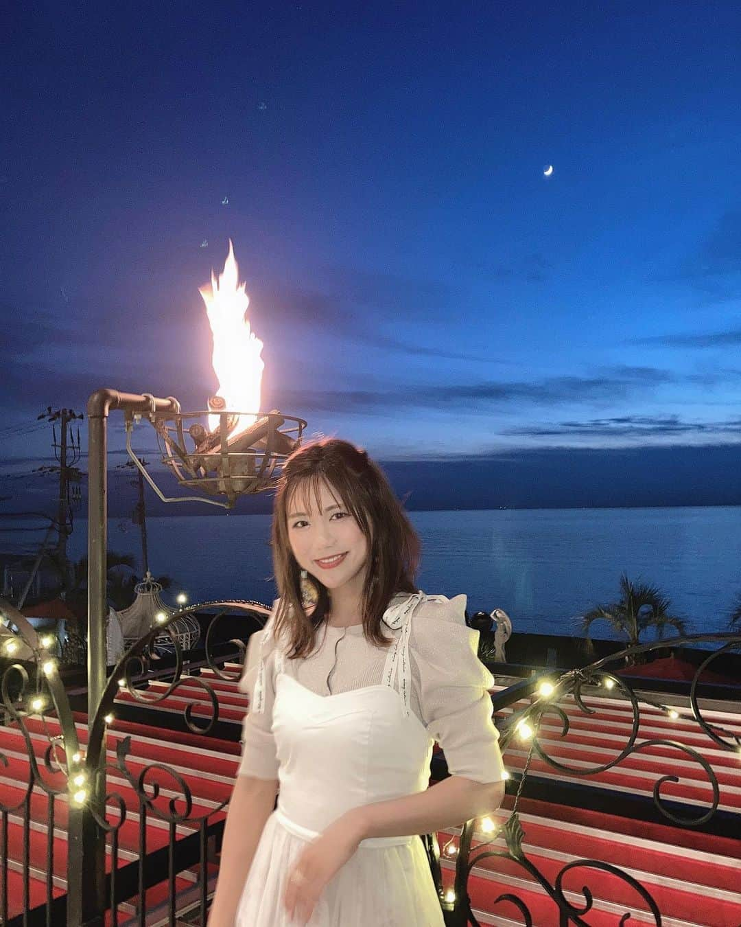 海江田麻貴さんのインスタグラム写真 - (海江田麻貴Instagram)「ㅤㅤㅤ  ㅤㅤㅤ ☺︎ ☾  ㅤㅤㅤ  ㅤㅤㅤ  ㅤㅤㅤ  #oceanview #awaji #awajishima #淡路島 #淡路島レストラン #淡路島グルメ #淡路島旅行 #淡路島ランチ #japanesegirl #夜空 #nightsky #sunset #eimyistoire #snidel #エイミーイストワール #スナイデル #ミディアムヘアアレンジ #elegantstyle  #elegant #上品コーデ #上品スタイル #リボンアレンジ #ハーフアップアレンジ #オーシャンテラス」7月19日 22時01分 - _makiii0924_