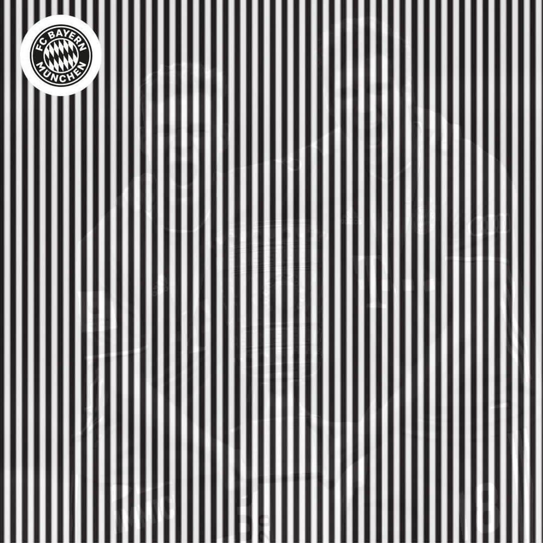 バイエルン・ミュンヘンさんのインスタグラム写真 - (バイエルン・ミュンヘンInstagram)「#ShakeWho 👋📲 This one is probably too easy... but who's hiding here❓🤔 ________ #FCBayern #MiaSanMia #packmas #20in2020 #Fußball #football #DFBPokal #Champions」7月19日 22時02分 - fcbayern