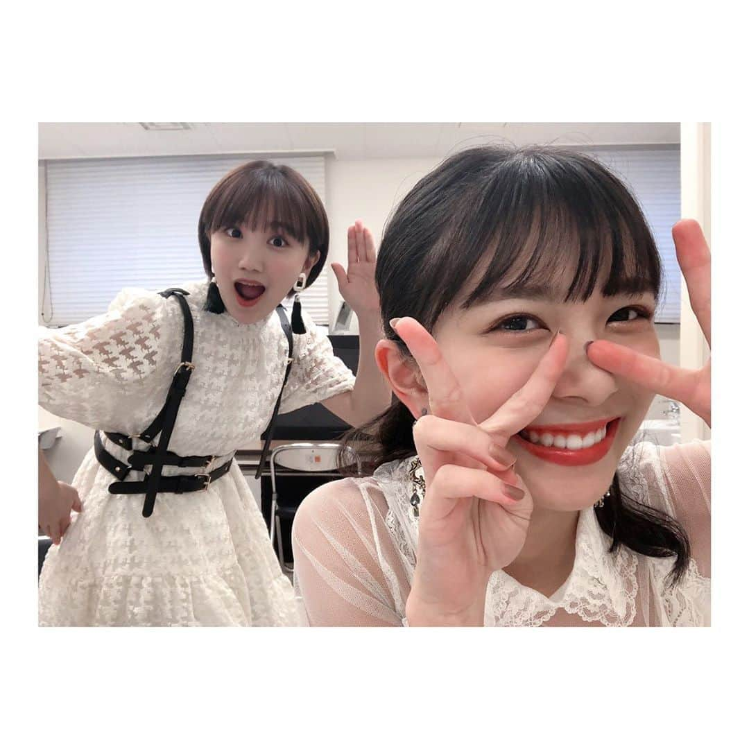 井上玲音さんのインスタグラム写真 - (井上玲音Instagram)「大阪公演終了！ ･ この2日間で沢山楽屋に遊びに来てくれた(来すぎ)(それでも嬉しい) ふなちゃん💗 ･ ずっと元気。すごい。 ･ #アンジュルム (@angerme_official ) #船木結 #大阪 #juicejuice #井上玲音」7月19日 22時07分 - rei_inoue.official