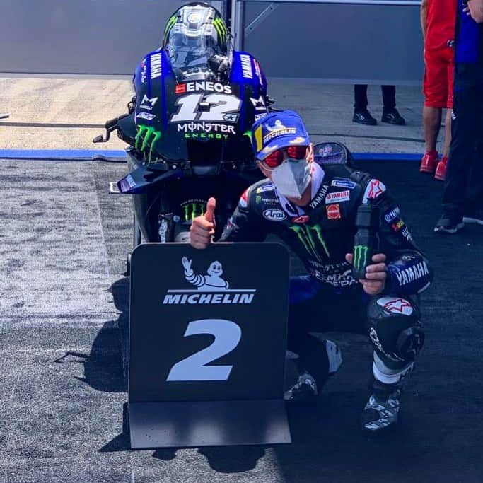 YamahaMotoGPさんのインスタグラム写真 - (YamahaMotoGPInstagram)「Good job, mate! 👍 . . #MonsterYamaha  #MotoGP  #SpanishGP  #MotoGPisBack  #RacingForThem  @maverick12official」7月19日 22時07分 - yamahamotogp