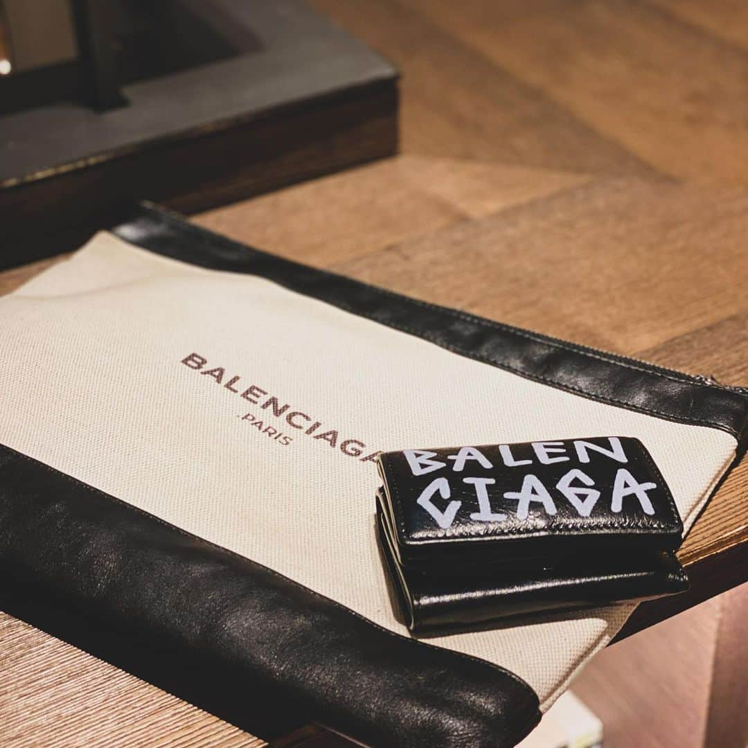 黄皓さんのインスタグラム写真 - (黄皓Instagram)「@balenciaga  三つ折り最高」7月19日 22時14分 - haohaohaokun