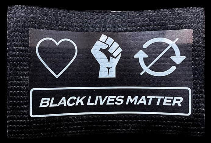 Major League Soccerさんのインスタグラム写真 - (Major League SoccerInstagram)「#BlackLivesMatter ✊🏽✊🏾✊🏿 These Captain’s armbands were designed with the collaboration & support of Black players from each team.」7月20日 8時09分 - mls