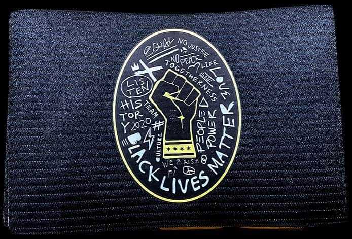 Major League Soccerさんのインスタグラム写真 - (Major League SoccerInstagram)「#BlackLivesMatter ✊🏽✊🏾✊🏿 These Captain’s armbands were designed with the collaboration & support of Black players from each team.」7月20日 8時09分 - mls