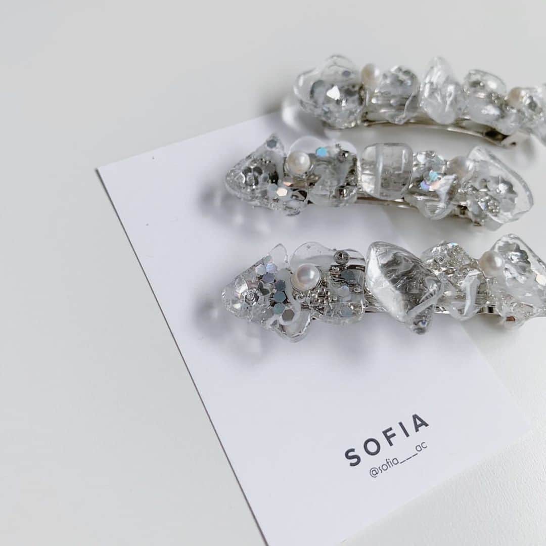 タピエスタイルさんのインスタグラム写真 - (タピエスタイルInstagram)「新ブランドのご紹介です。 「sofia」  ・・・ ㅤㅤㅤㅤㅤㅤㅤㅤㅤㅤㅤㅤㅤ ㅤㅤㅤㅤㅤㅤㅤㅤㅤㅤㅤㅤㅤ 涼しげ夏ring マーガレットの押し花入りイヤリング 新作 沢山お届けいただきました。  いただいたお写真にも センスが漲っています。  渋谷ヒカリエ5階 タピエスタイル  ㅤㅤㅤㅤㅤㅤㅤㅤㅤㅤㅤㅤㅤ ㅤㅤㅤㅤㅤㅤㅤㅤㅤㅤㅤㅤㅤ #sofia  #渋谷ヒカリエshinqs  #渋谷ヒカリエ5階  #タピエスタイル ㅤㅤㅤㅤㅤㅤㅤㅤㅤㅤㅤㅤㅤ ㅤㅤㅤㅤㅤㅤㅤㅤㅤㅤㅤㅤㅤ ㅤㅤㅤㅤㅤㅤㅤㅤㅤㅤㅤㅤㅤ」7月20日 8時18分 - tapiestyle