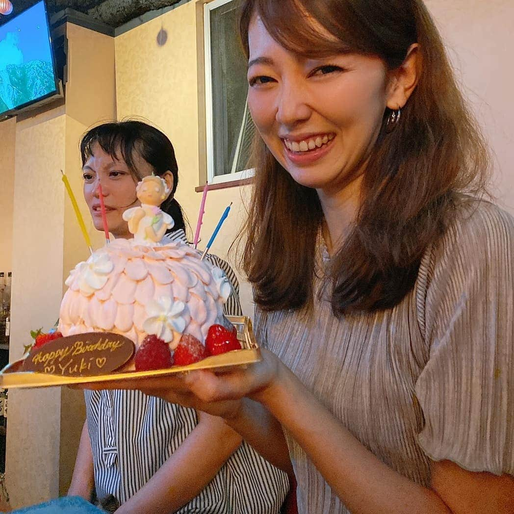 杉山由紀子さんのインスタグラム写真 - (杉山由紀子Instagram)「ドッキリか！？ってくらいの サプライズバースデーをありがとう🎁🎂 * とうとう二丁目デビューしましたー🌞笑 * 願いを叶えてくれたまいちゃんありがとう🤭 そして色々企画してくれたのん、 来てくれたみんな、ありがと💛💛💛 * * この日は @__silkyofficial のトップスを♬ 最近洋服も通販多め🤭♬ 日用品も普段ほぼ通販だしほんと便利だよね💛 * * * #サプライズ #バースデー #2丁目 #新宿 #デビュー #楽しすぎ #ありがとう #感謝 #おnew #silkyofficial #トップス」7月20日 8時19分 - yukikosugiyama