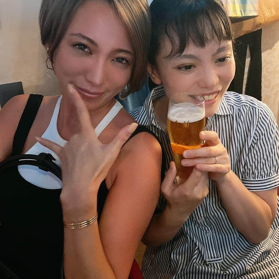 杉山由紀子さんのインスタグラム写真 - (杉山由紀子Instagram)「ドッキリか！？ってくらいの サプライズバースデーをありがとう🎁🎂 * とうとう二丁目デビューしましたー🌞笑 * 願いを叶えてくれたまいちゃんありがとう🤭 そして色々企画してくれたのん、 来てくれたみんな、ありがと💛💛💛 * * この日は @__silkyofficial のトップスを♬ 最近洋服も通販多め🤭♬ 日用品も普段ほぼ通販だしほんと便利だよね💛 * * * #サプライズ #バースデー #2丁目 #新宿 #デビュー #楽しすぎ #ありがとう #感謝 #おnew #silkyofficial #トップス」7月20日 8時19分 - yukikosugiyama