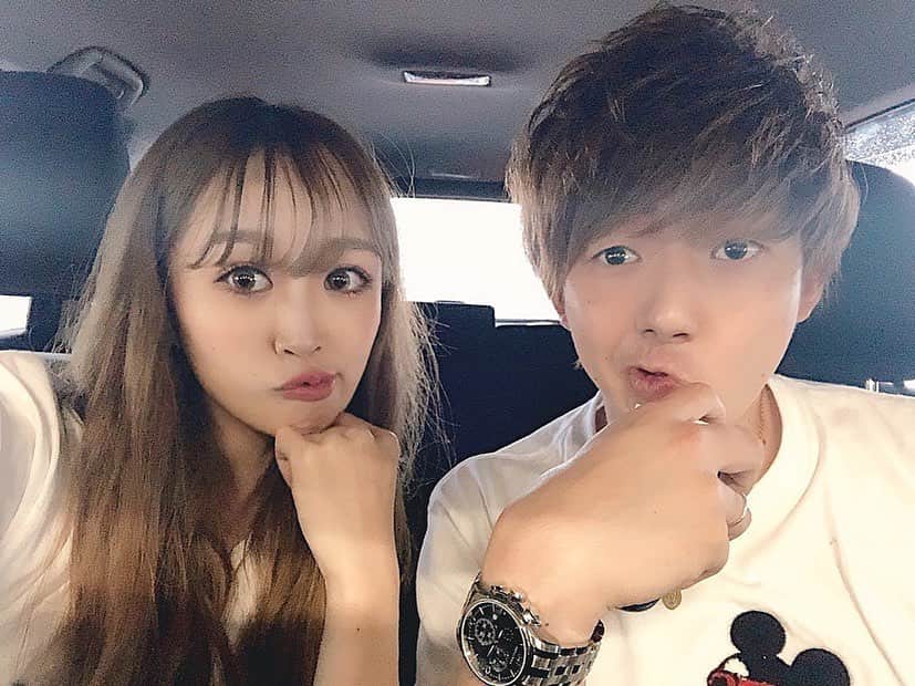 さっぴちゃんのインスタグラム：「... . やっと明日退院♡ 早くたくちゃんとあかりに会いたいぃい🥺❤︎ . 立会い出産もできなくて、入院中の面会もできなくて 寂しいけど、あかりを産んでから1人でこんなに のんびりできる時間がある事なんて無かったから ちょっと嬉しい♡でも時の流れが余計に遅く感じる😭！ . そしてお股の傷の痛みと後陣痛と 既におっぱい地獄🤗どこもかしこも痛い😭 . 里帰り、早めに今回も終わらせて 早く4人と1匹で過ごせる毎日にできるように 頑張るぞ〜💪♡♡♡ . 息子は、産んだ時はあかりにそっくりだったけど、 2日経ったら👨🏽にどんどん似てきて小さいたくちゃん みたいで可愛くて可愛くてたまらん🤤♡♡♡ . . ………………………………(♡)……………………………… .」
