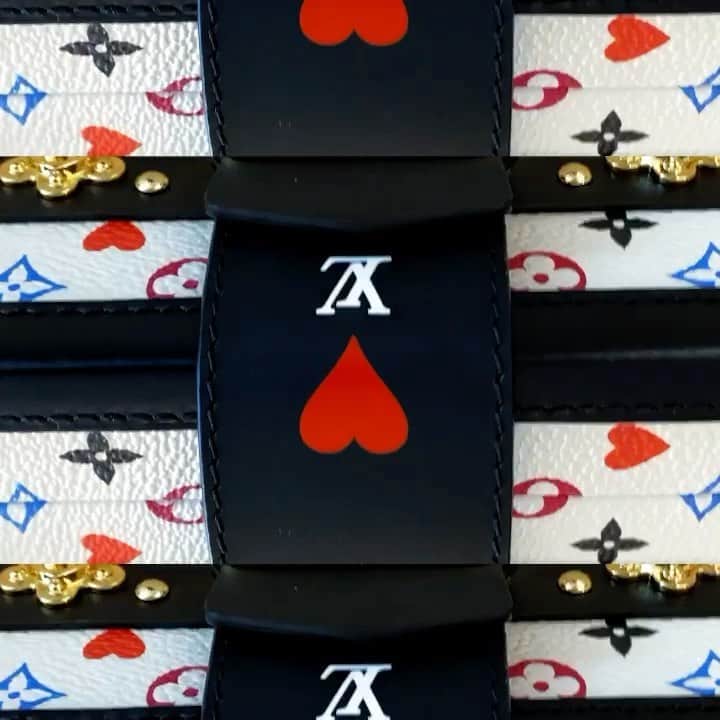 のインスタグラム：「Challenged by the constraints of the current situation, our Maisons continue to reinvent themselves by renewing the way they present their collections during Fashion Week.  Focus on @louisvuitton’s Cruise Collection by Nicolas Ghesquière : Game On. Instead of its habitual voyage abroad, this year’s #LVCruise Collection departs on a personal journey through @NicolasGhesquiere’s past, present, and the endless possibilities for the future. The collection was captured in a series of snapshots at the #LouisVuitton studio in Paris.  #LVMH」
